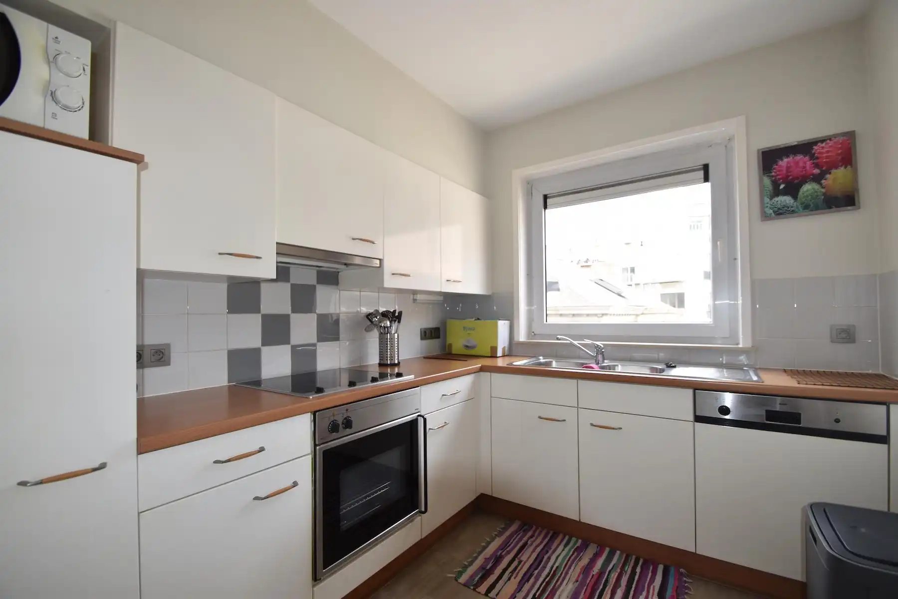 ANTWERPEN - GEMEUBELD appartement nabij Meir en centraal station foto 6