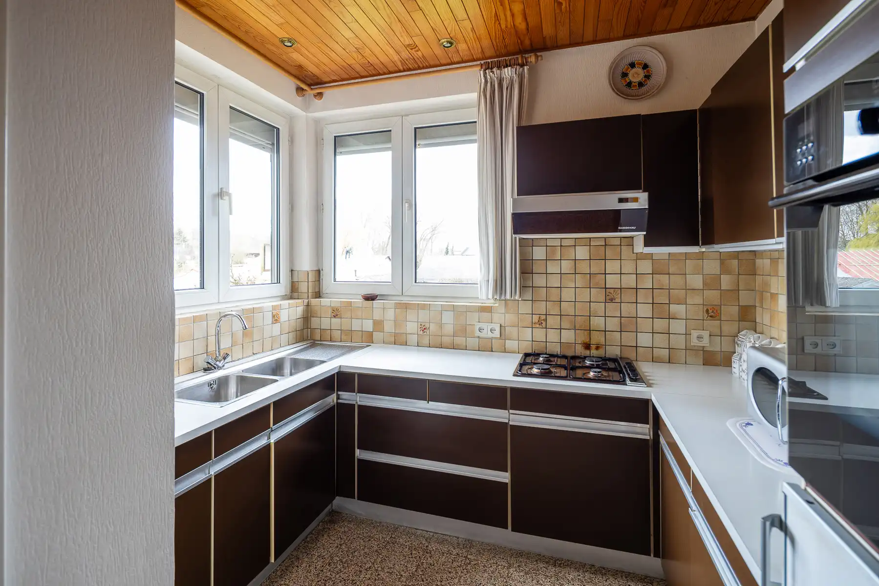 Eengezinswoning met tuin, garage en autostaanplaats foto 9