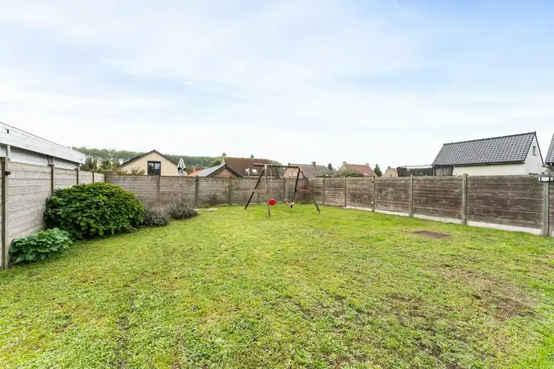 Instapklare halfopen bebouwing met zonnige tuin in Bentille foto 16