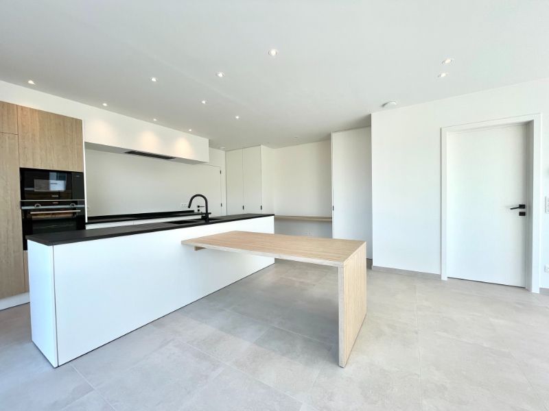 PRACHTIGE NIEUWBOUWWONING MET 3 SLAAPKAMERS TE HUUR foto 4