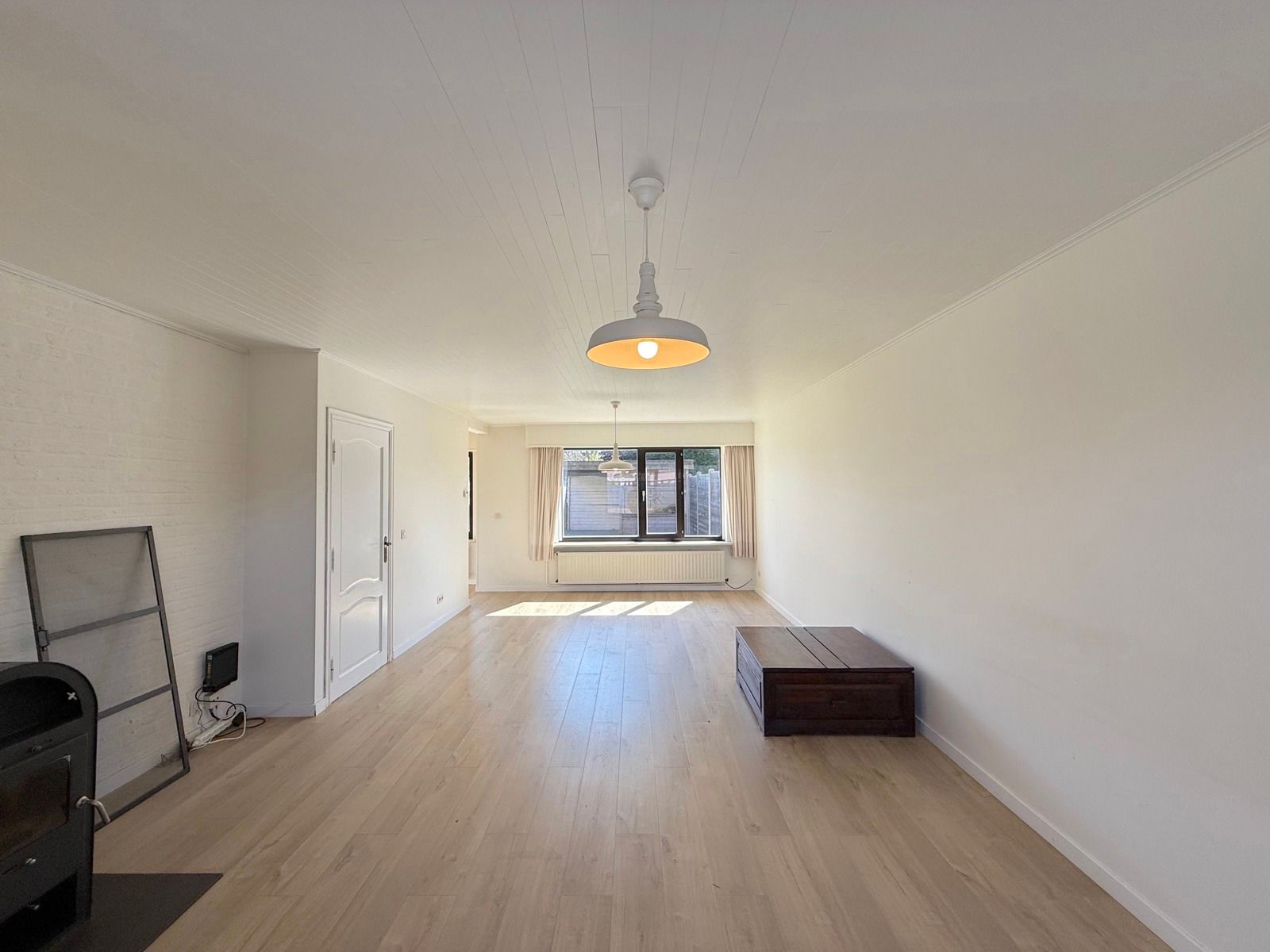 Woning met 3 slaapkamers, tuin en garage foto 3
