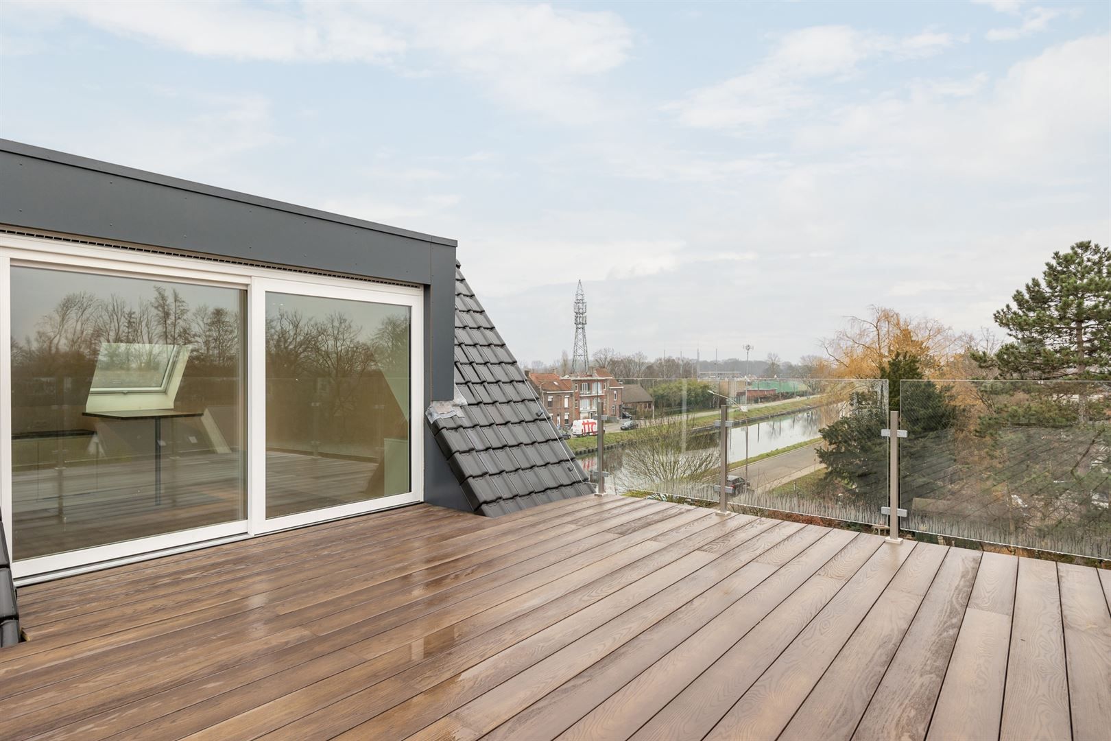 Mooi appartement met autostaanplaats foto 13