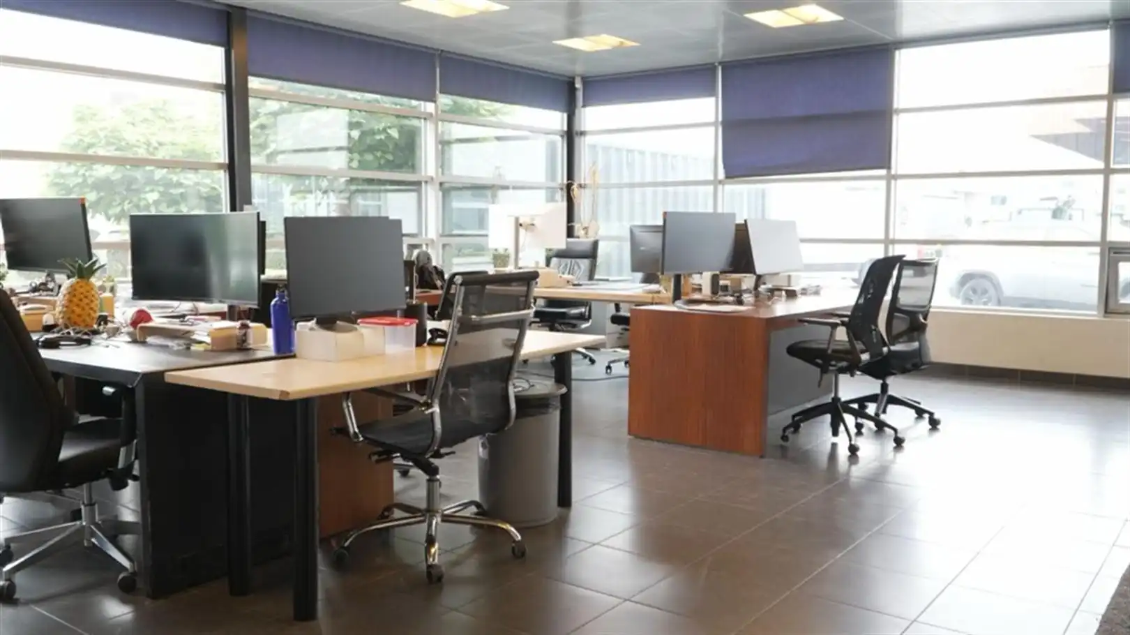 Magazijn met kantoren op toplocatie in Zwijnaarde foto 28