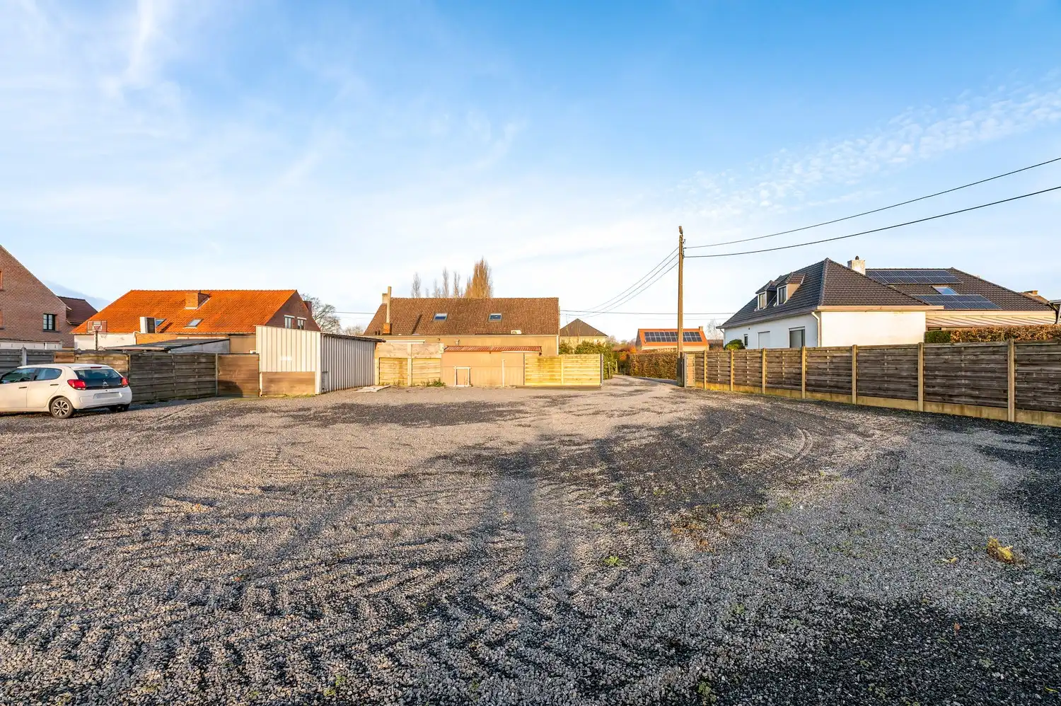 Uiterst gunstig gelegen kantoor met woonst. foto 53