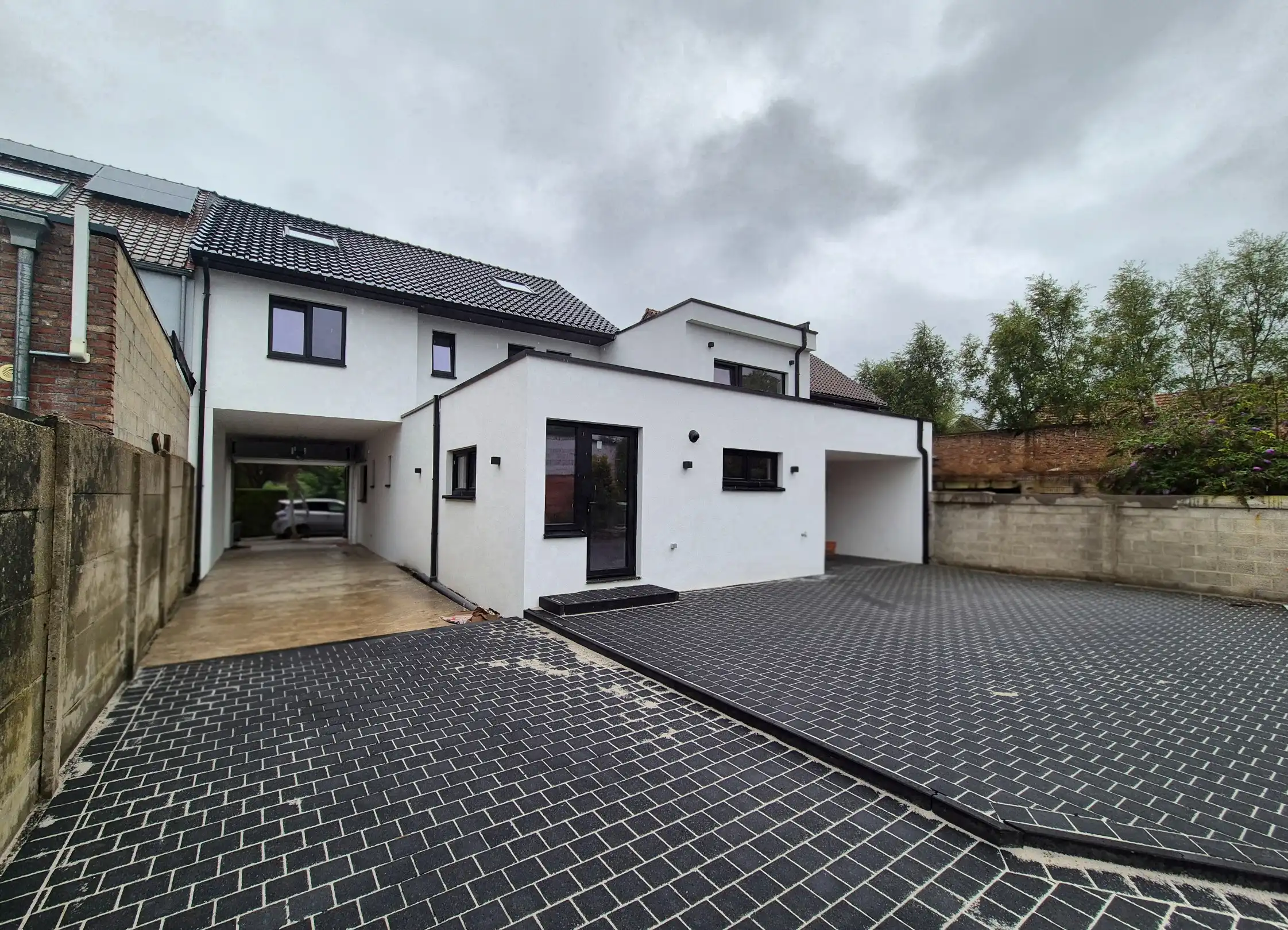 RUIME, VOLLEDIG GERENOVEERDE WONING – 5 SLAAPKAMERS – ENERGIELABEL B foto 3