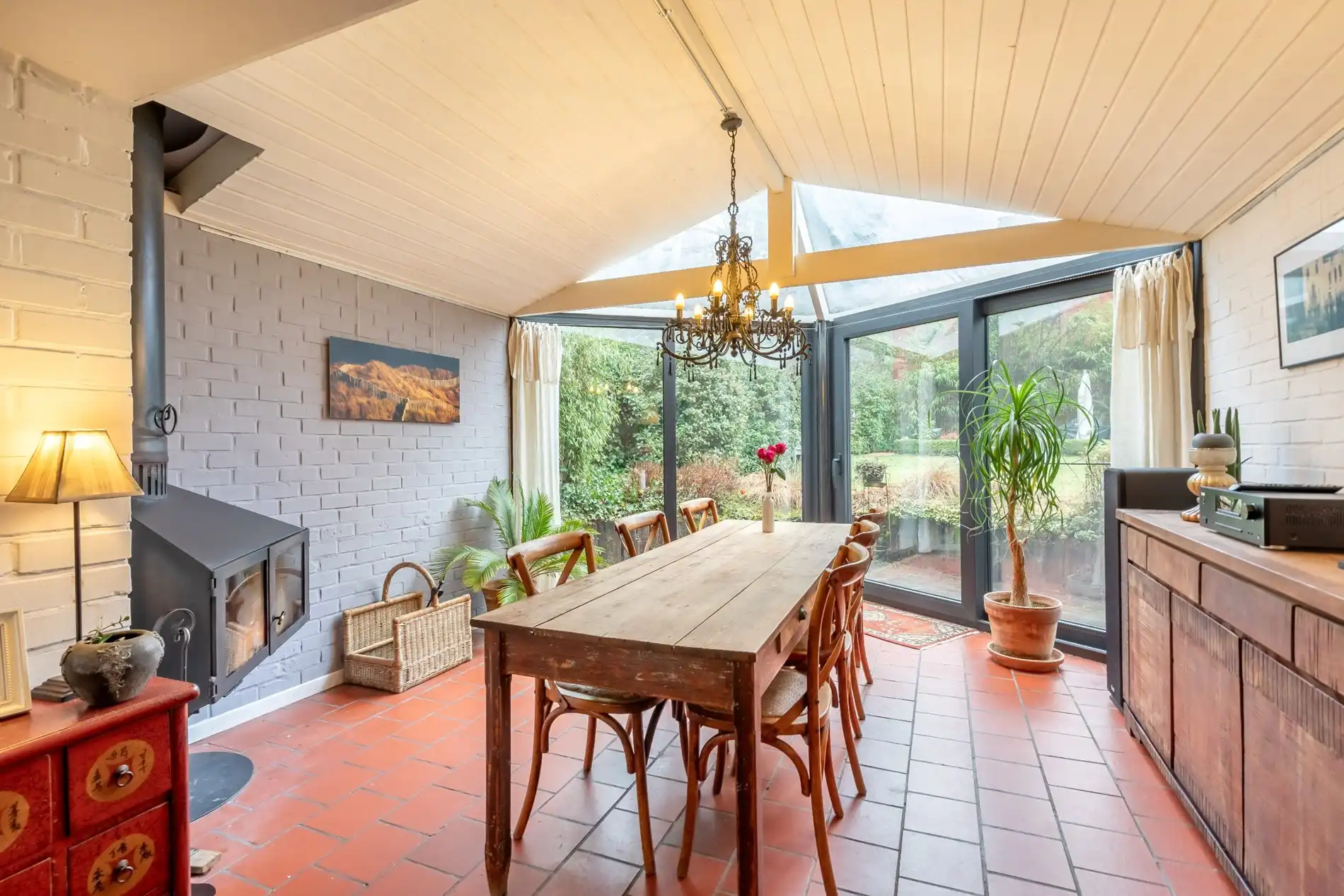 Charmante volledig bemeubelde woning met 2-slaapkamers foto 5