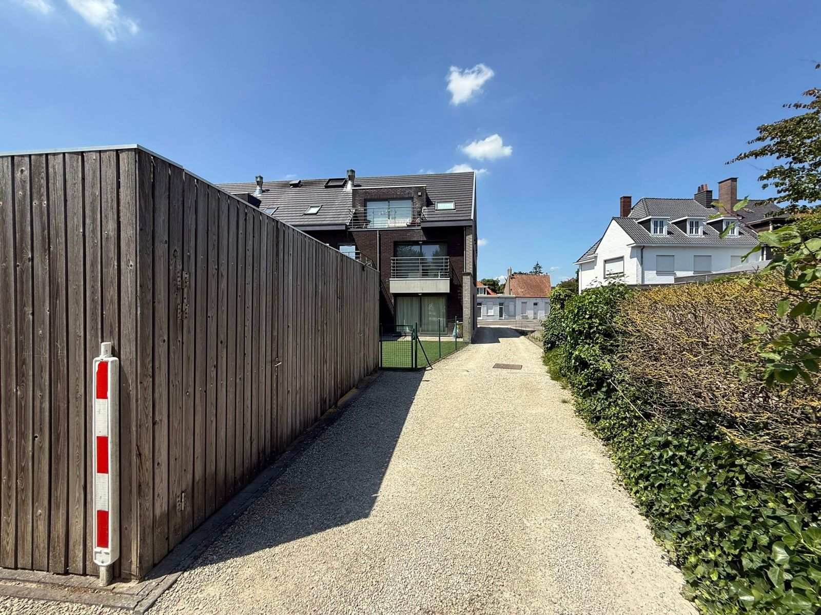 Appartement met terras en autostaanplaats  foto 17