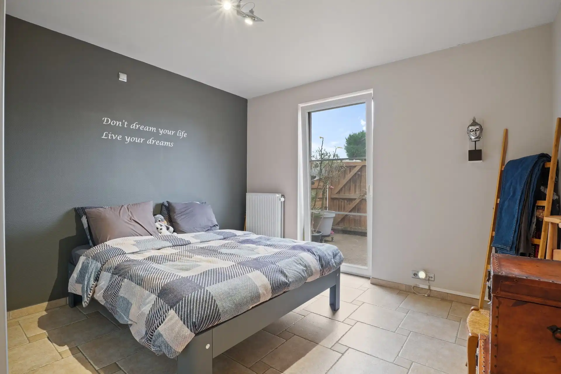 Ruim gelijkvloers appartement met 2 slaapkamers, terras en staanplaats te Berlare foto 8