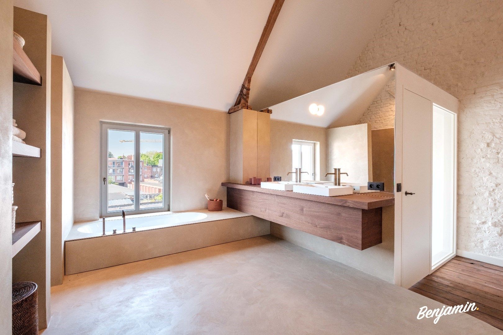 Prachtig gerenoveerd herenhuis op steenworp van Plein Kortrijk foto 23