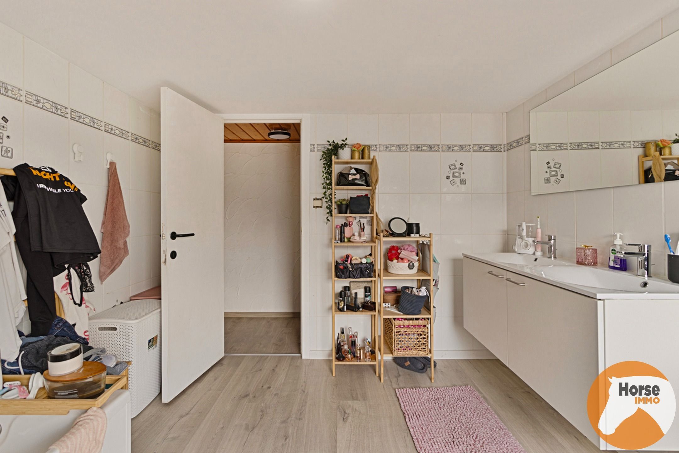 MASSEMEN - Landelijke woning met magazijn/ paardenstal foto 17