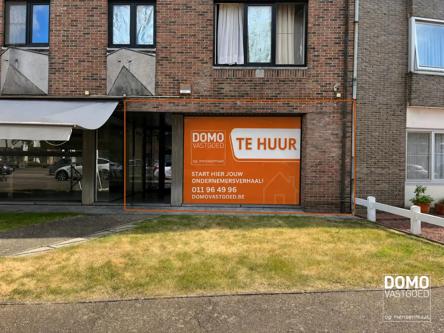 COMMERCIËLE RUIMTE TE HUUR IN HET CENTRUM VAN KERMT foto {{pictureIndex}}