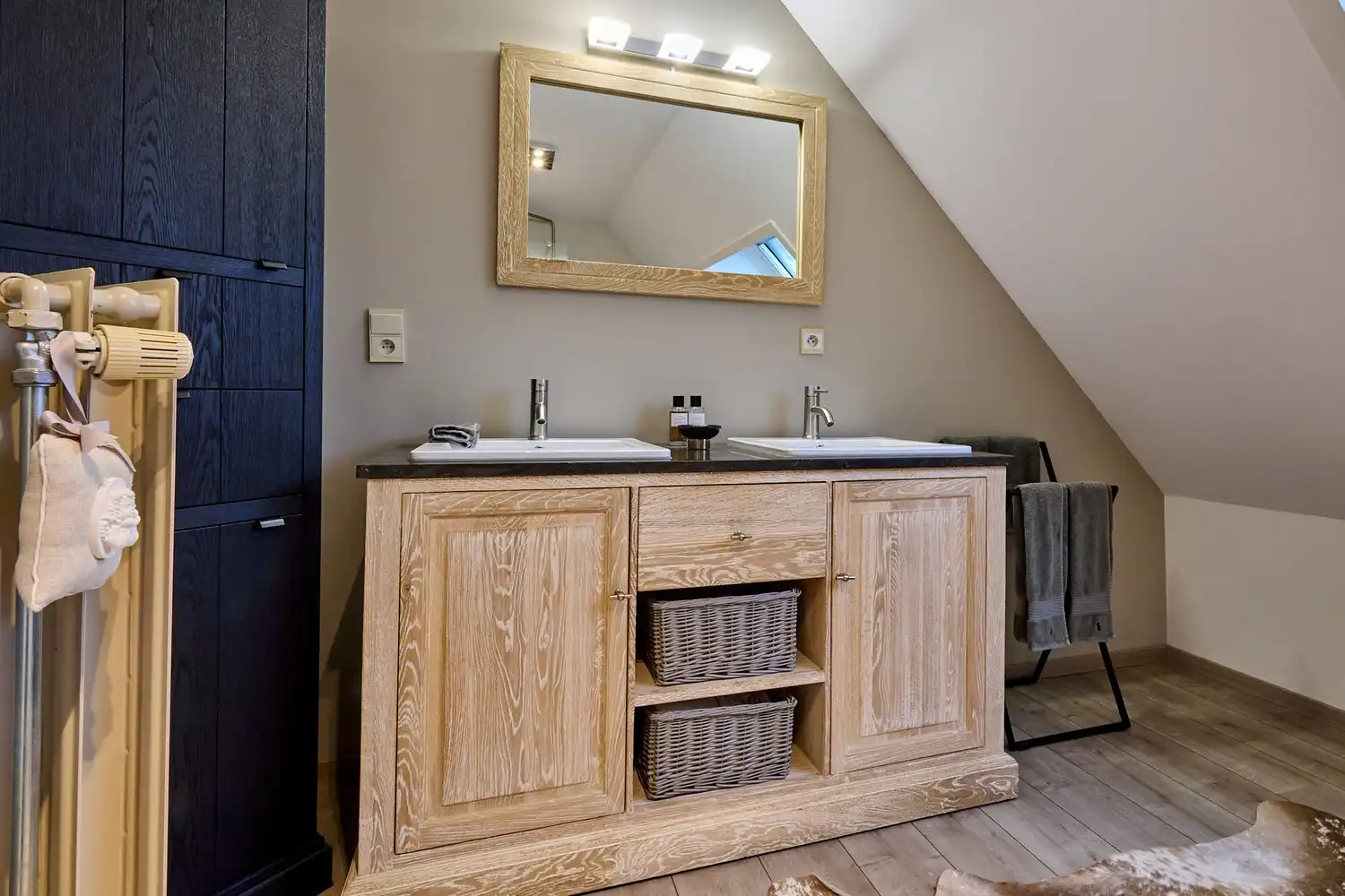 Knap gerenoveerde woning op ruim perceel in een bosrijke omgeving te Beringen. foto 16