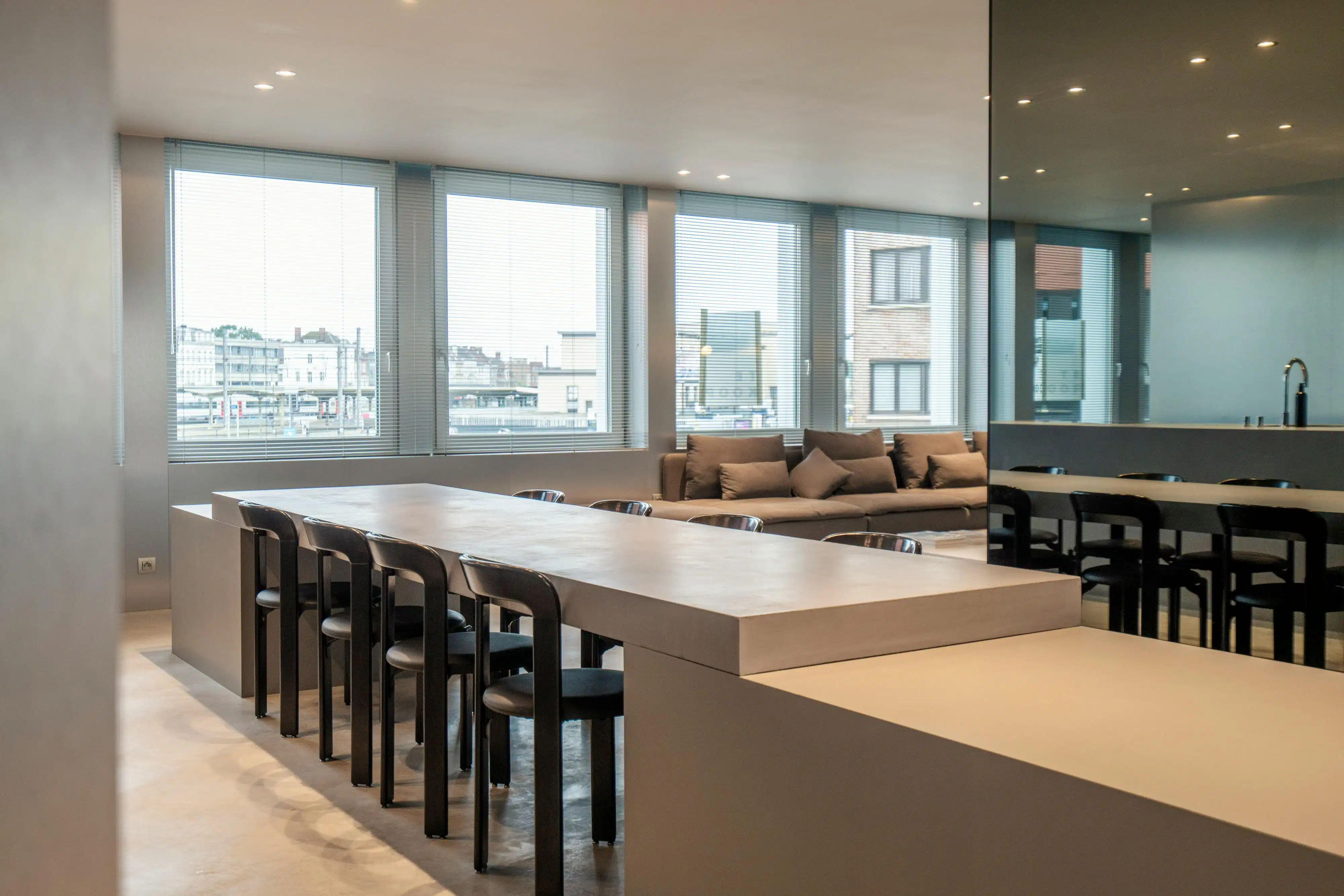 Uniek designappartement (192m²) te koop in hartje Kortrijk foto 4