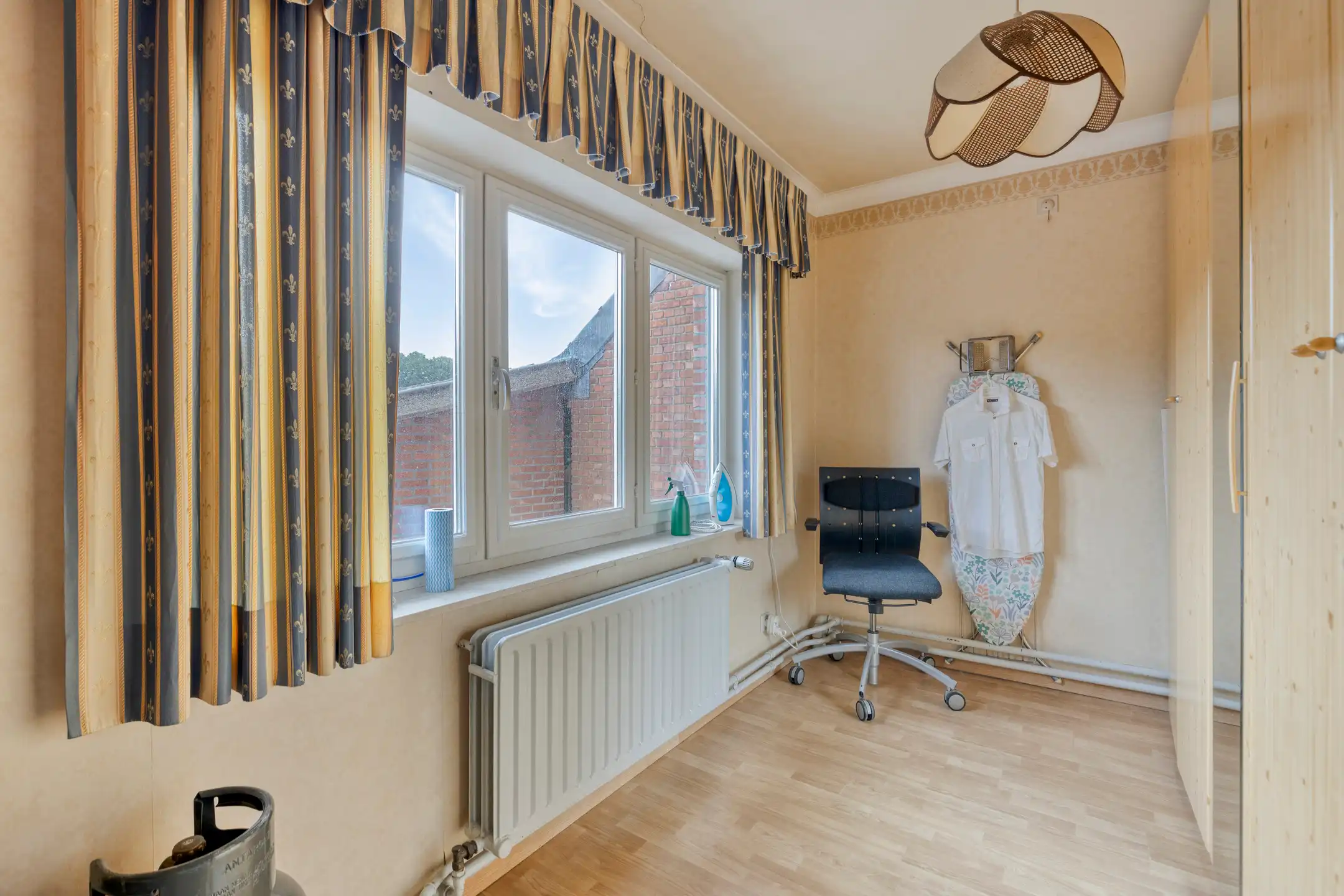Te renoveren woning met 3 slaapkamers op 11are foto 15