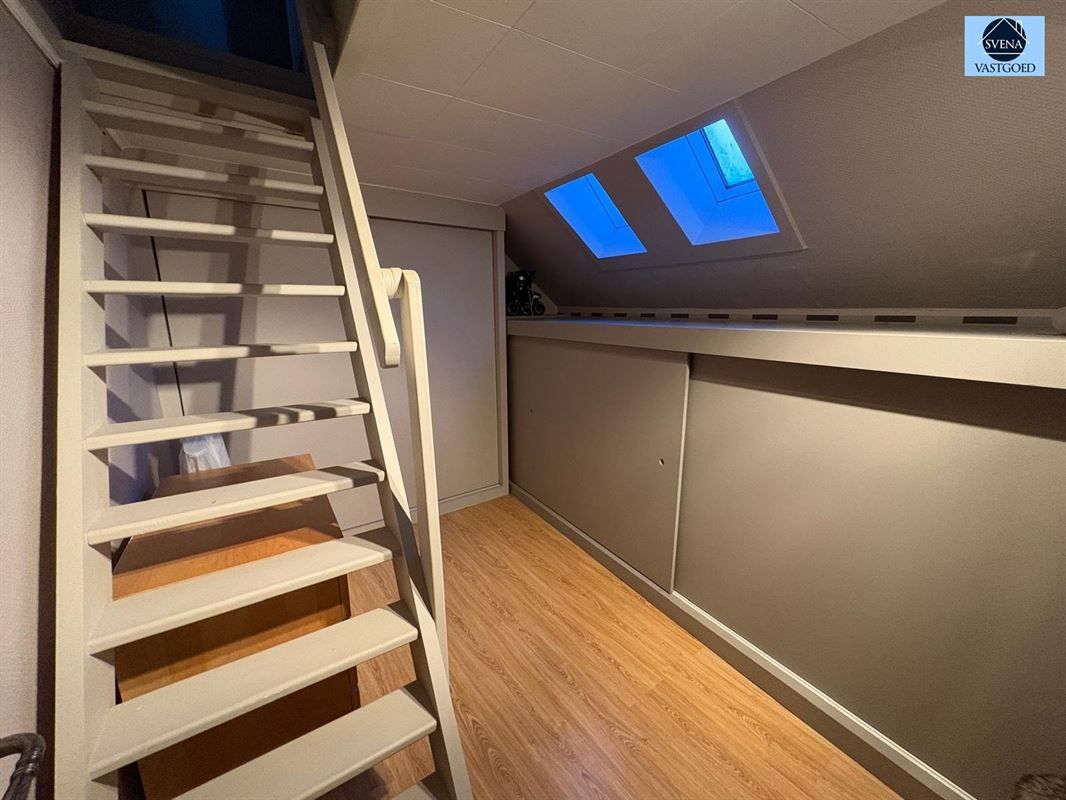 ZEER GEZELLIGE WONING MET GROTE TUIN TE LESSEN foto 12