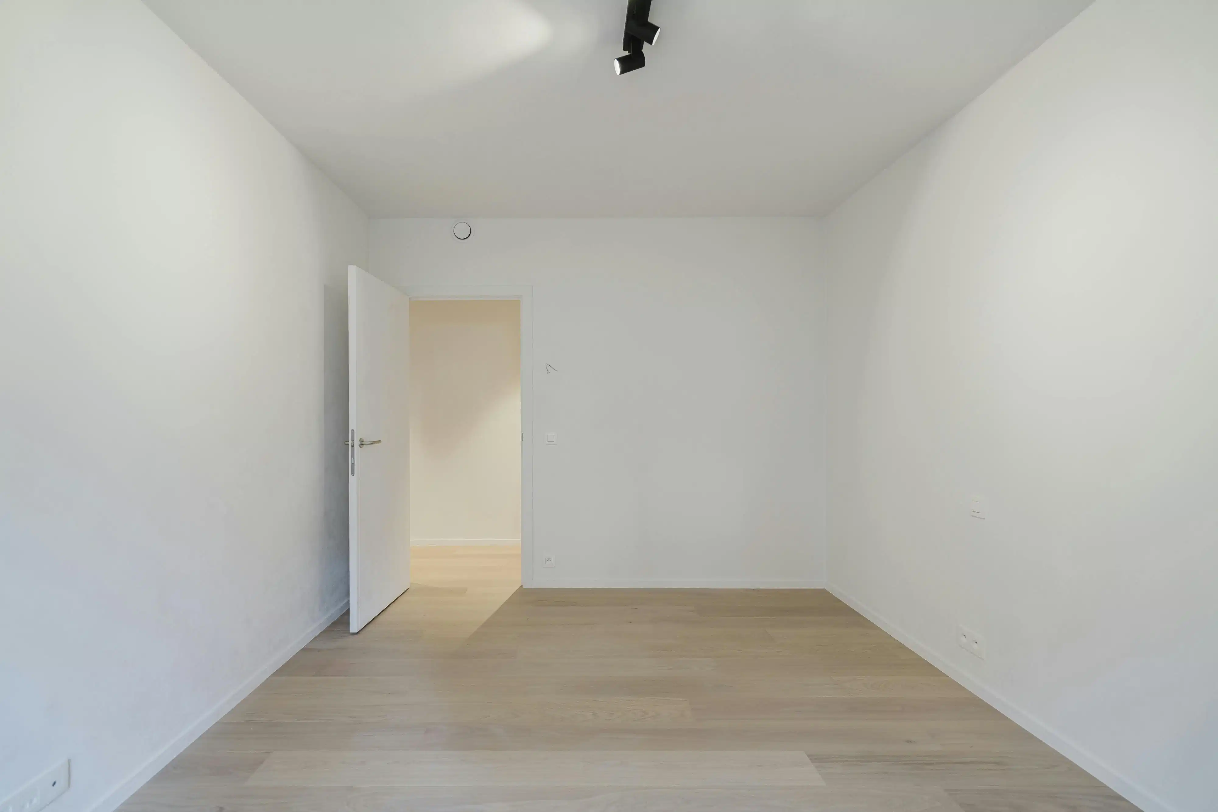 Lichtrijk 2-slaapkamerappartement in res. La Rambla Kortrijk foto 10