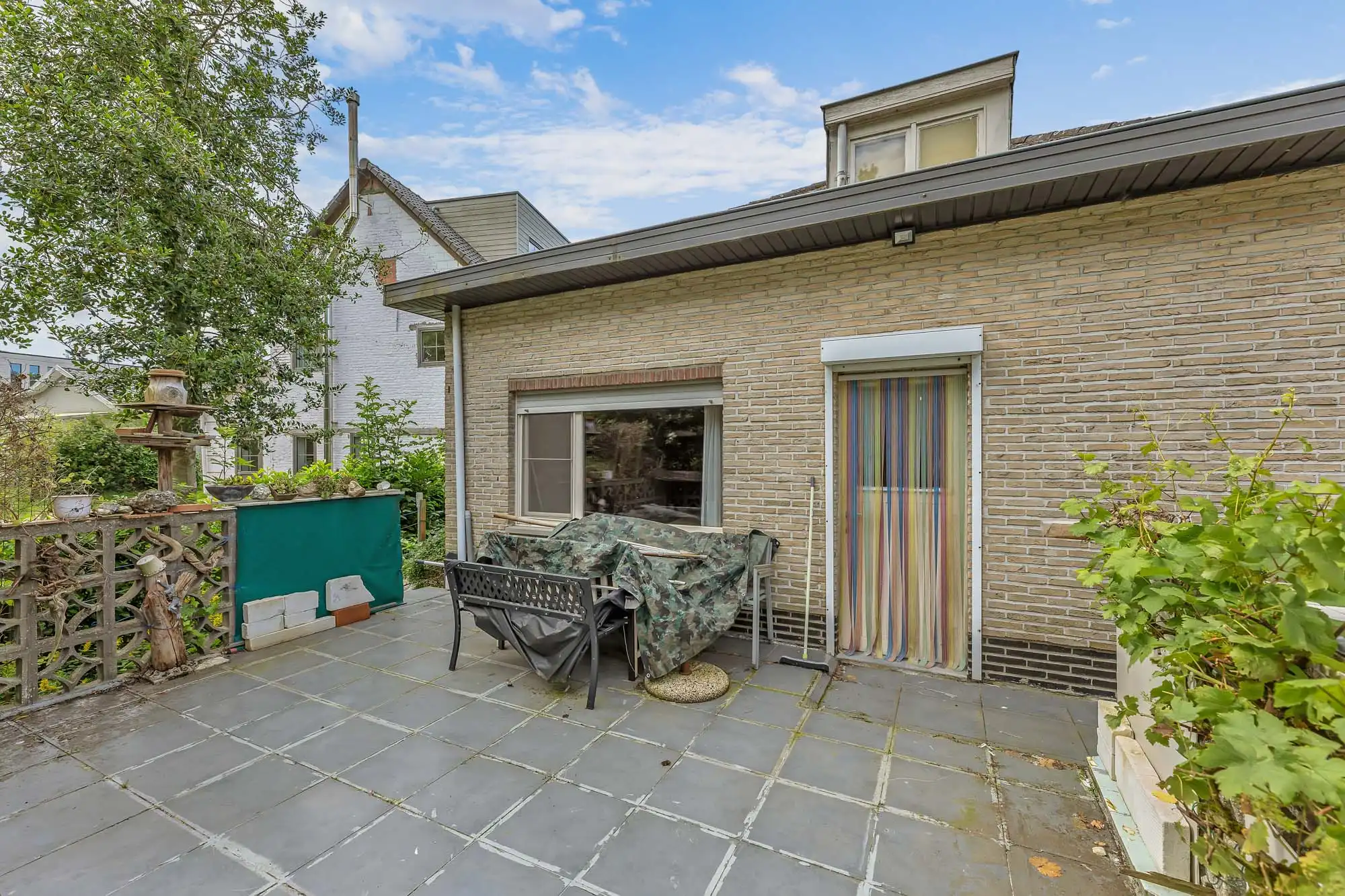 Ruime bungalow met uitzonderlijk potentieel op toplocatie foto 23
