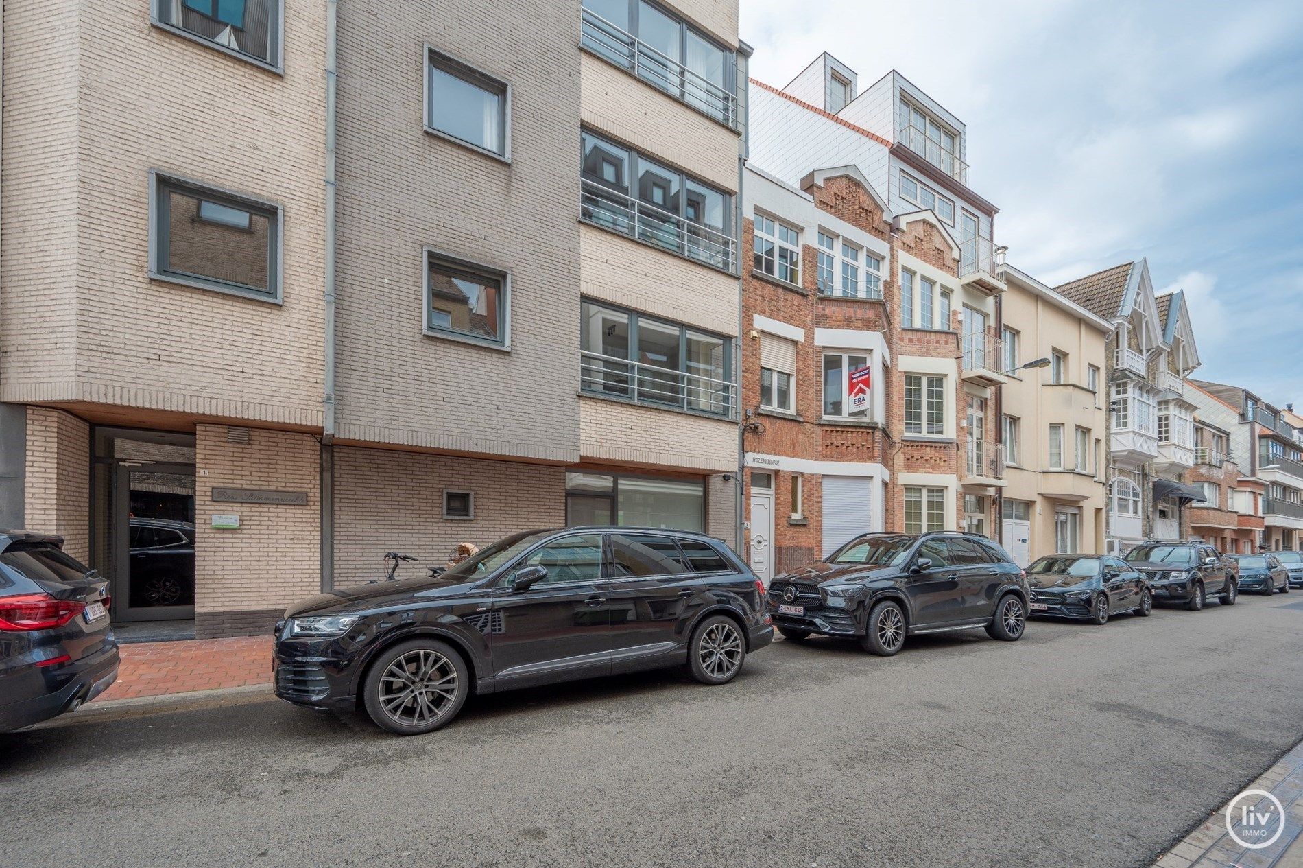 Magnifiek gerenoveerd 2 slaapkamer appartement gelegen in de zijstraat van de Lippenslaan. / foto 17