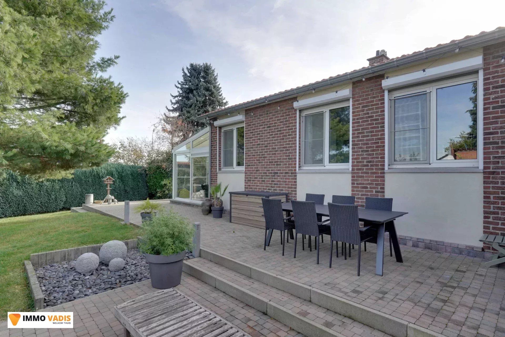 Uitstekend onderhouden HOB woning ,3slaapkamers en 2 garages foto 14