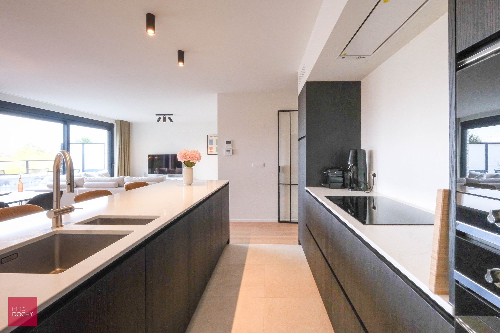 Prachtig afgewerkt appartement met ruim zonneterras centrum Waregem foto 6