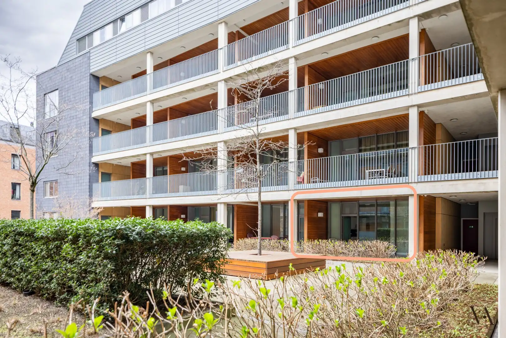 Rustig gelegen appartement met terras en binnentuin in hartje Leuven foto {{pictureIndex}}