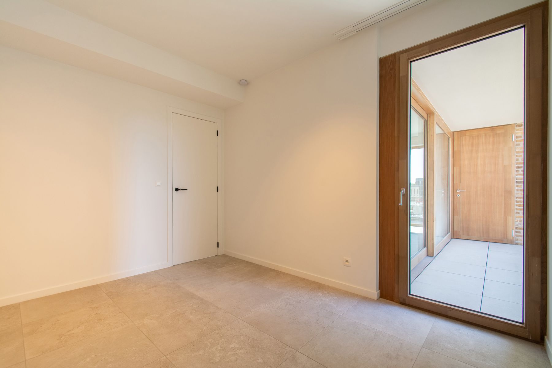 Gemeubeld en comfortabel 1slpk appt. met terras foto 5