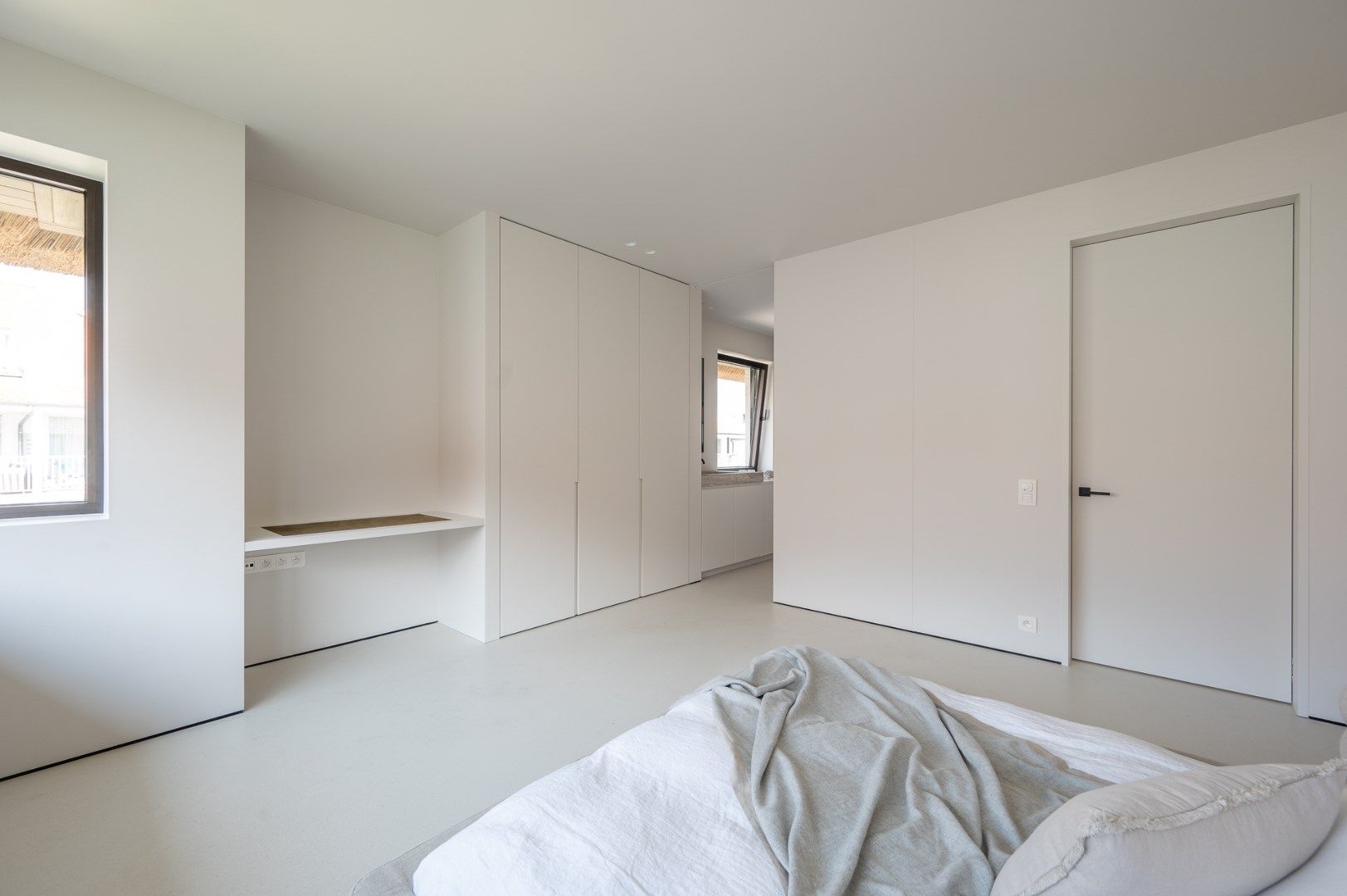 Luxueus afgewerkte nieuwbouwvilla te Duinenwater genietende van de perfecte zon oriëntatie foto 18