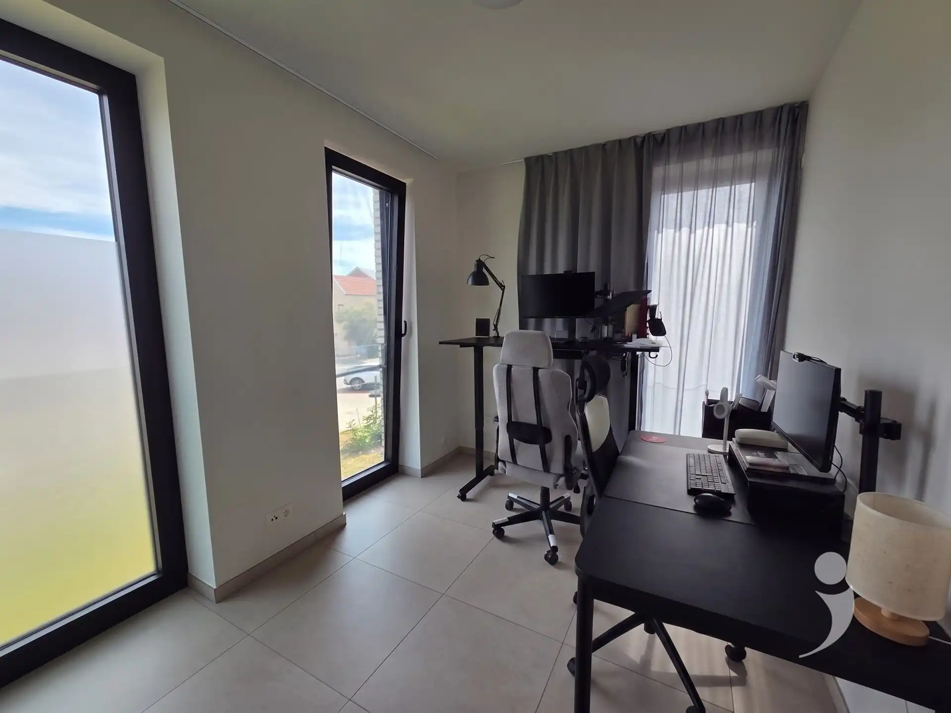 Zeer ruim en duurzaam appartement met 3 kamers en 1 staanplaats foto 8