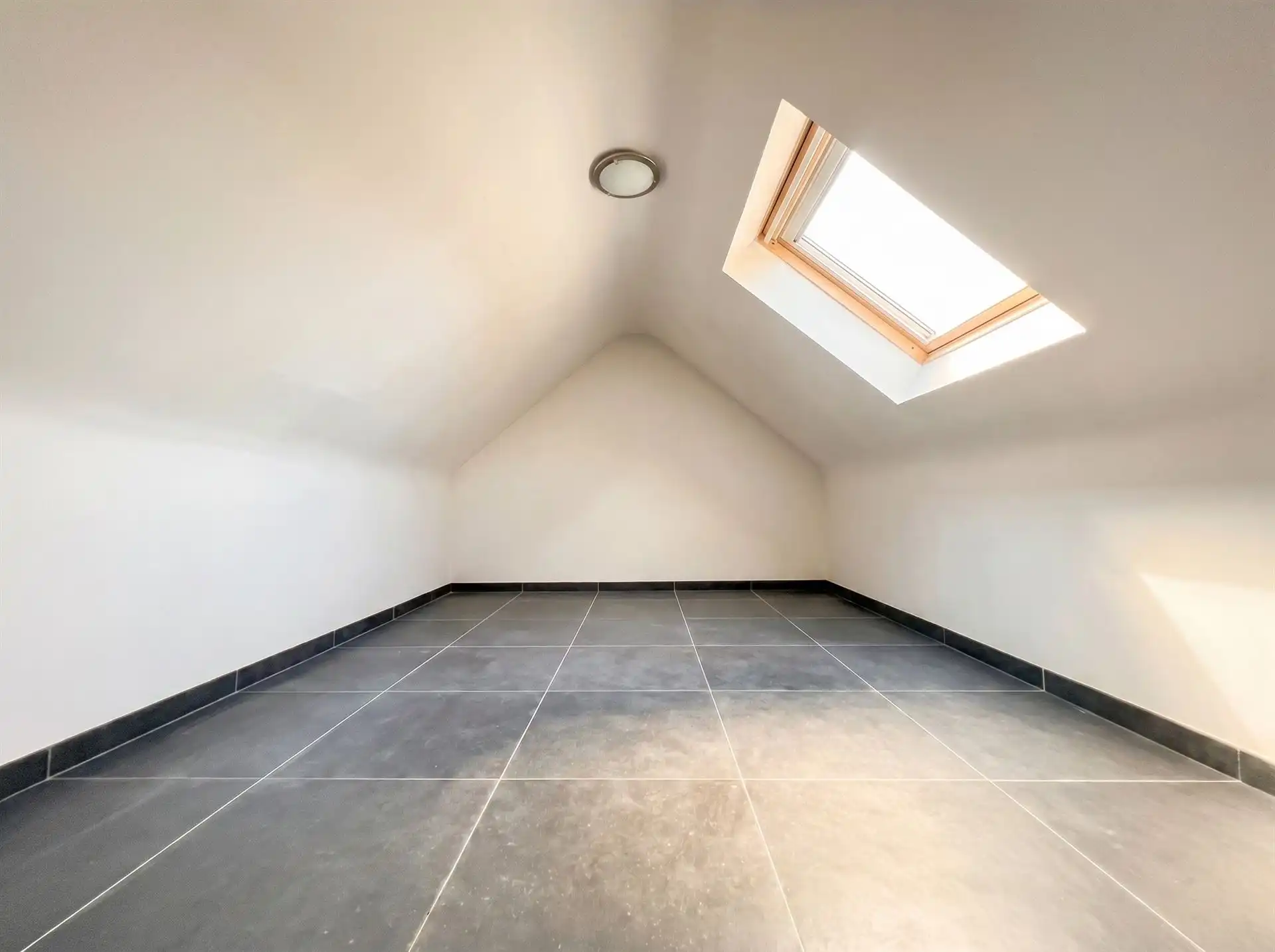Ruim wonen op een toplocatie in Lanklaar met alle comfort, 2 terrassen en garagebox inbegrepen. foto 26