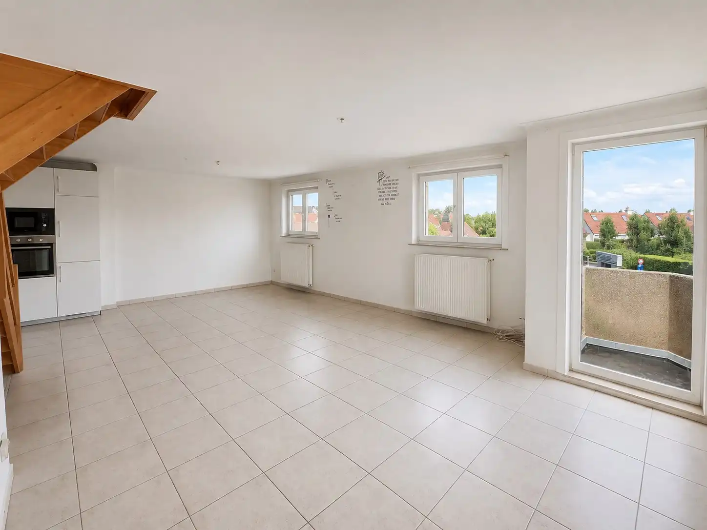 Ruim duplexappartement met 3 slaapkamers nabij het centrum. foto 4