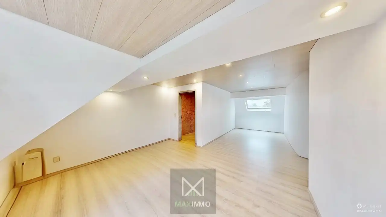 Instapklare, lichtrijke gezinswoning met grote tuin te Menen foto 11