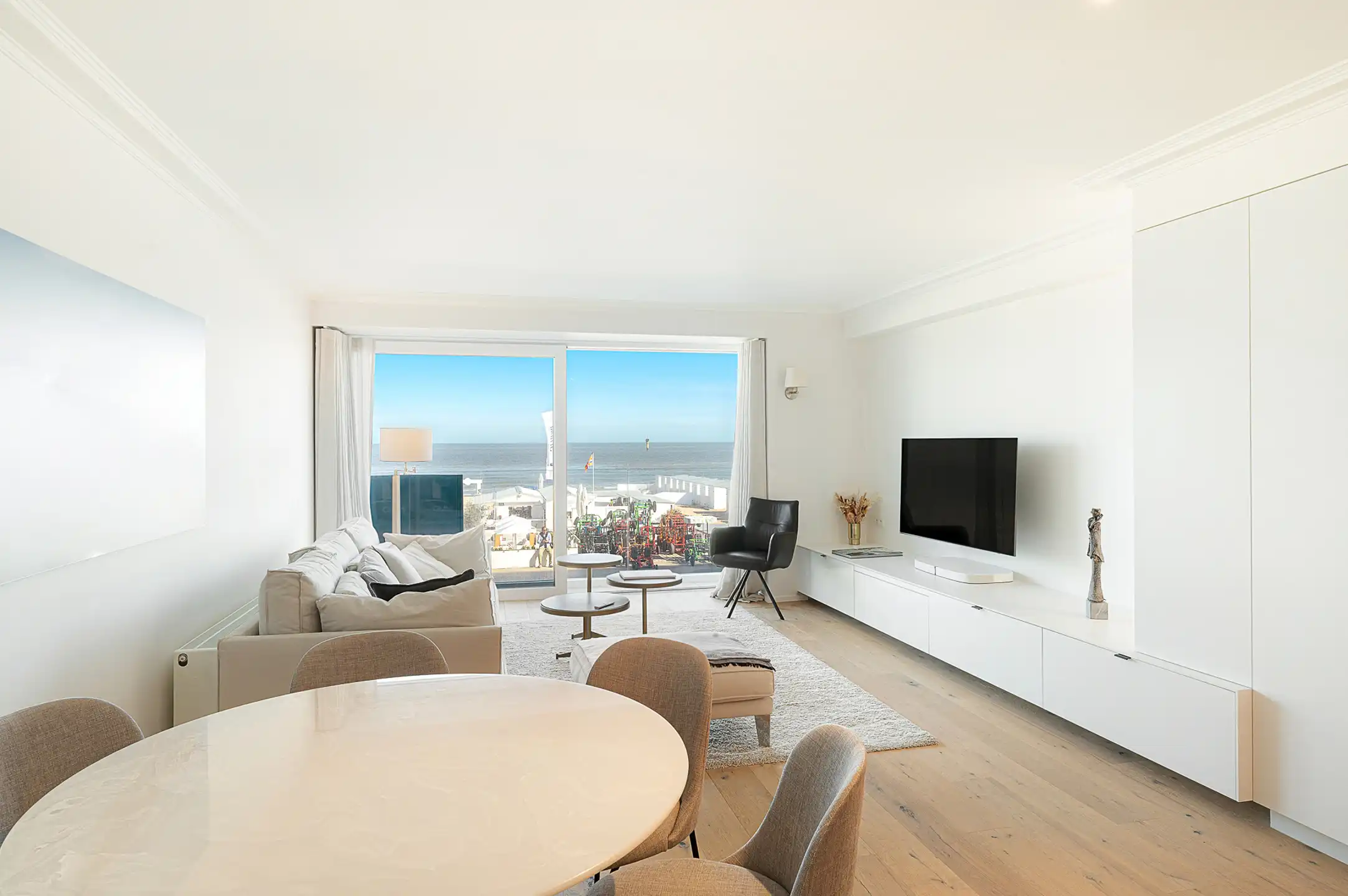 Stijlvol gerenoveerd appartement met frontaal zeezicht   foto 5