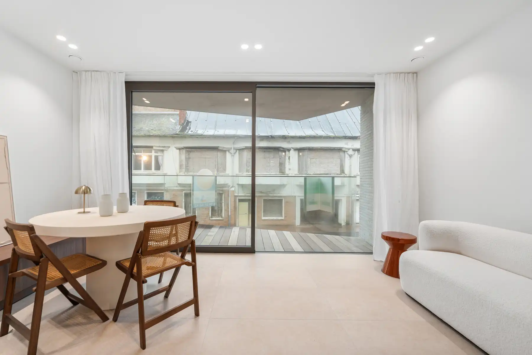 Lichtrijk duplexappartement aan zee foto 4