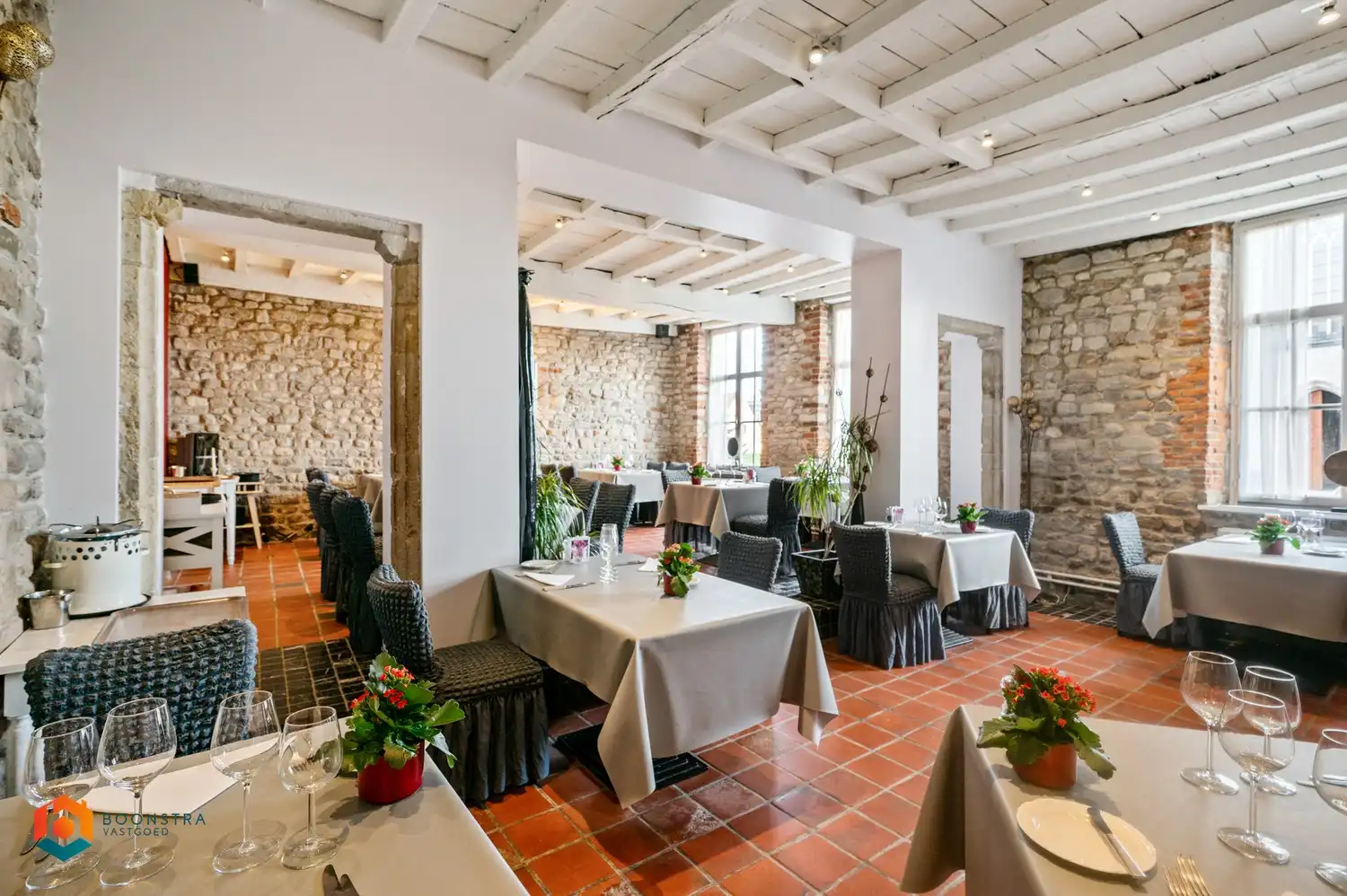 Handelspand met bovengelegen woonst op toplocatie te Erps-Kwerps foto 9