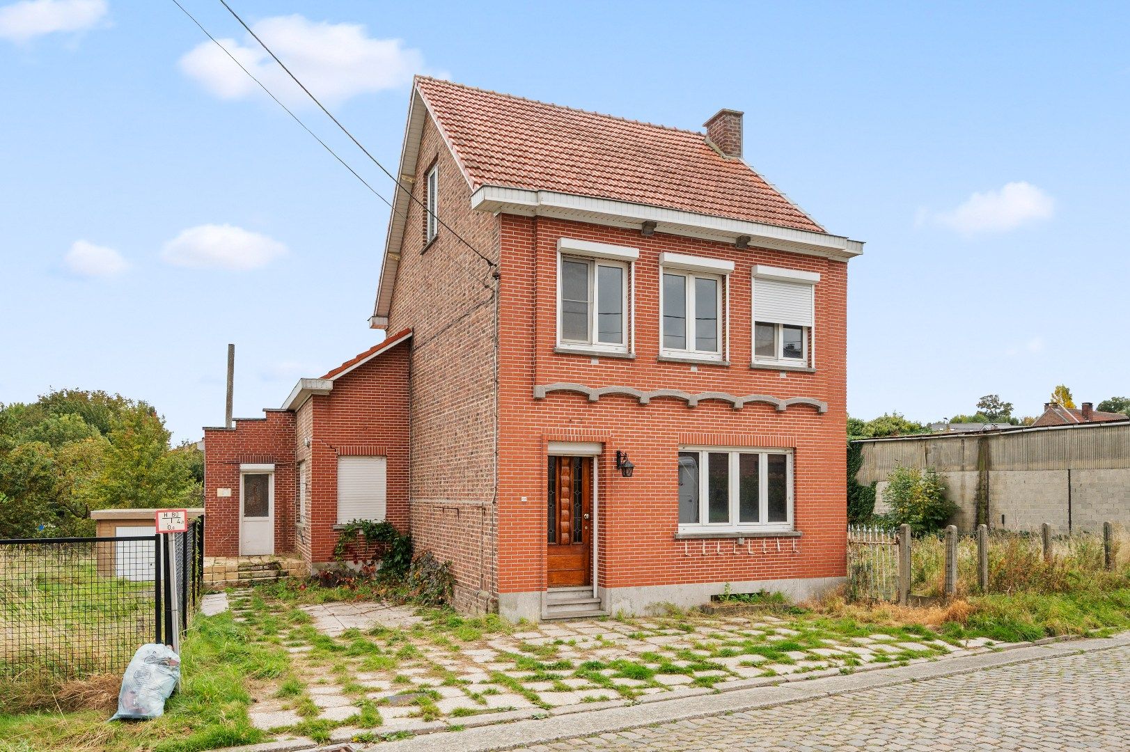 In bouwzone gelegen terrein: interessant voor investeerders! foto 4