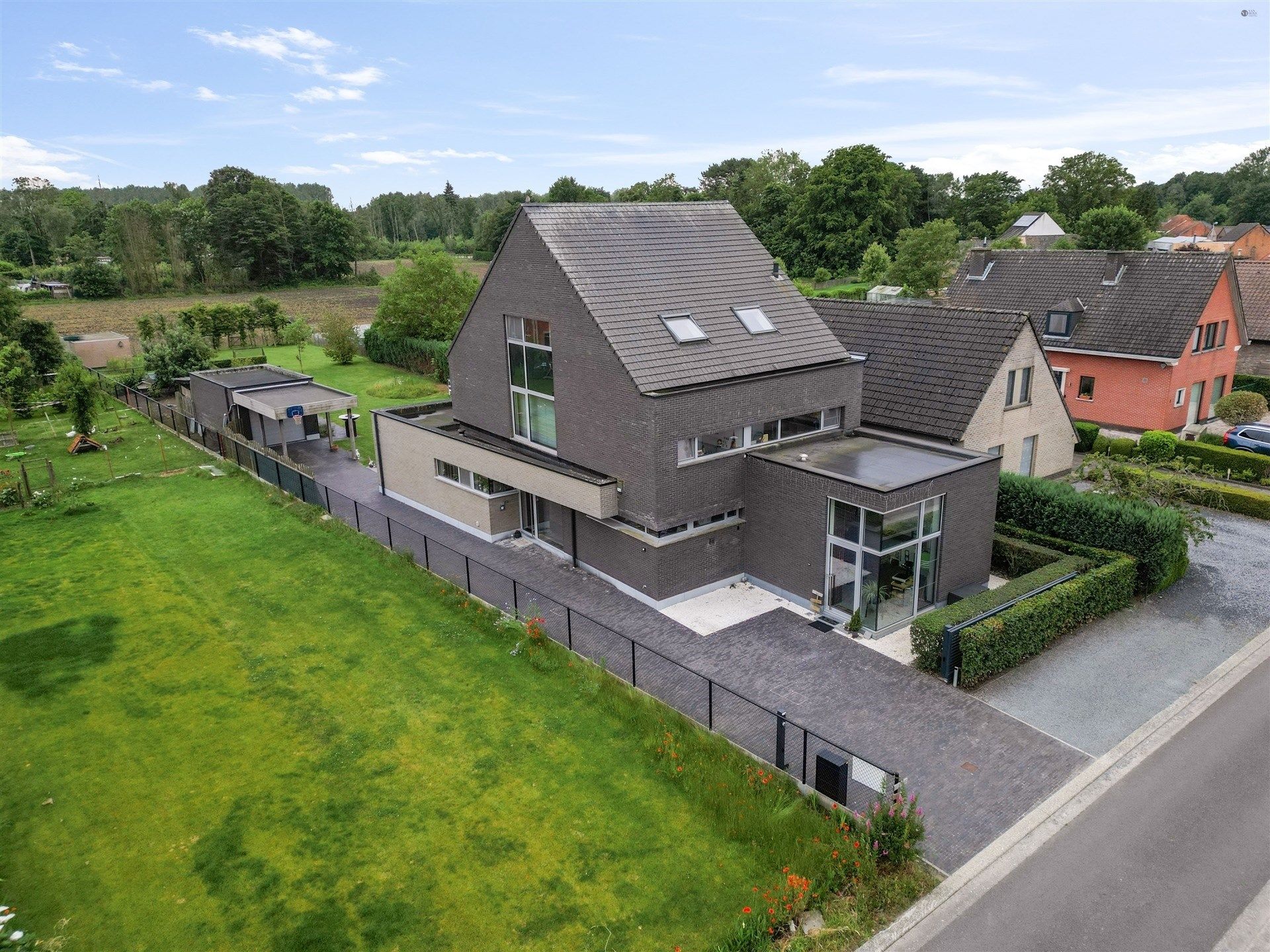 Ruime villa op 1.480m² met 6 slaapkamers, bureel en dressing foto 34