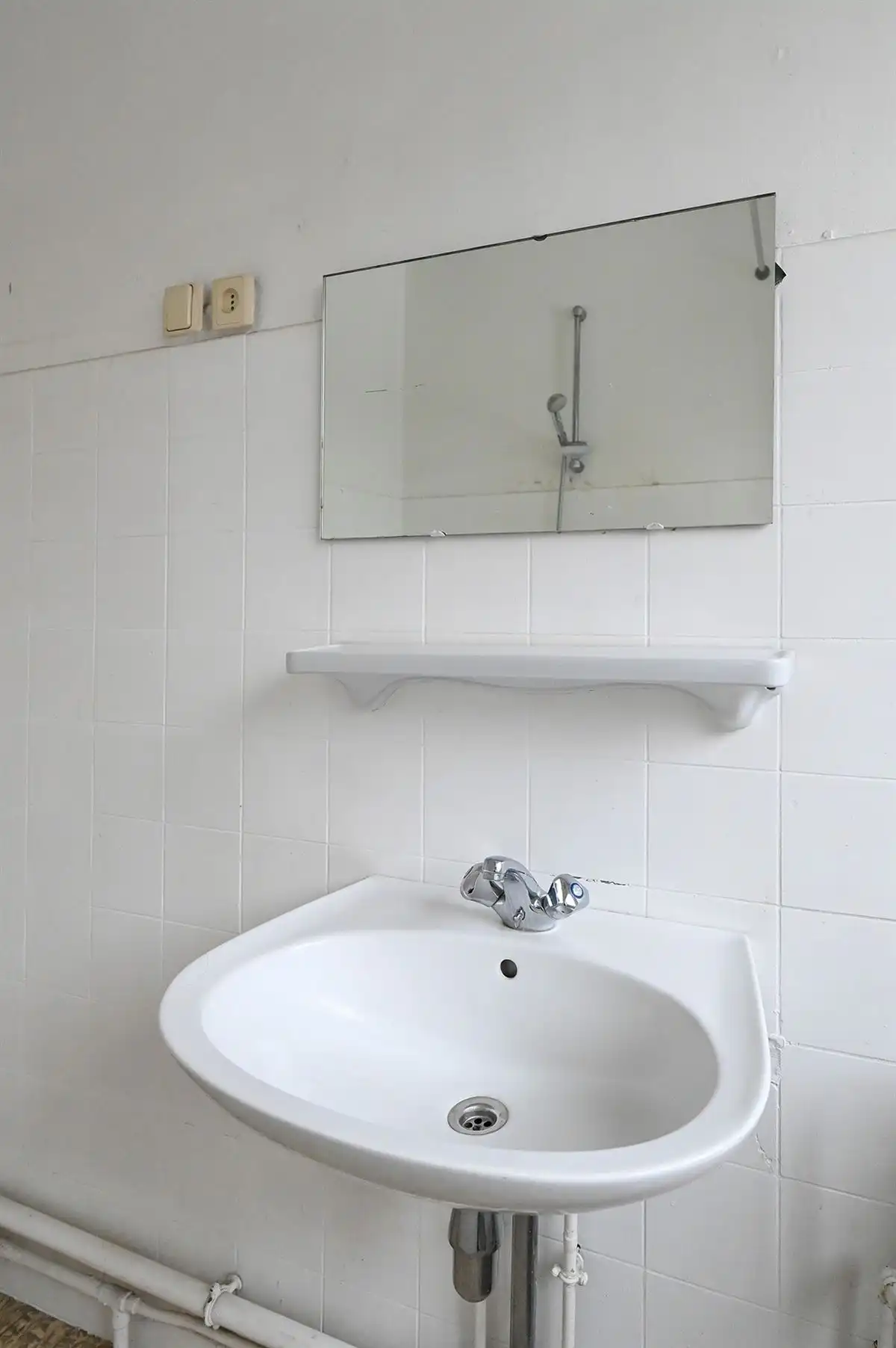 Op te frissen 2-slaapkamerappartement aan de Wilde Zee foto 25