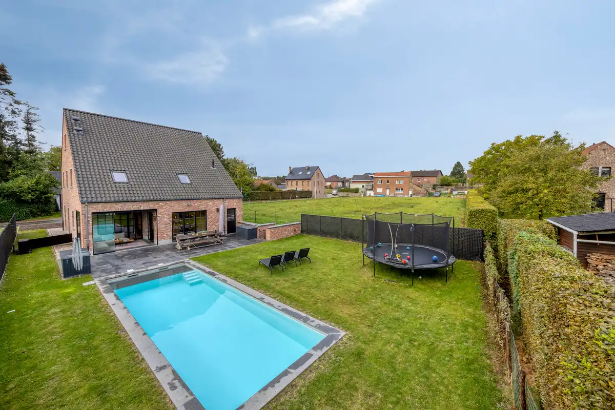 Stijlvolle villa met hoogwaardige afwerking foto 24