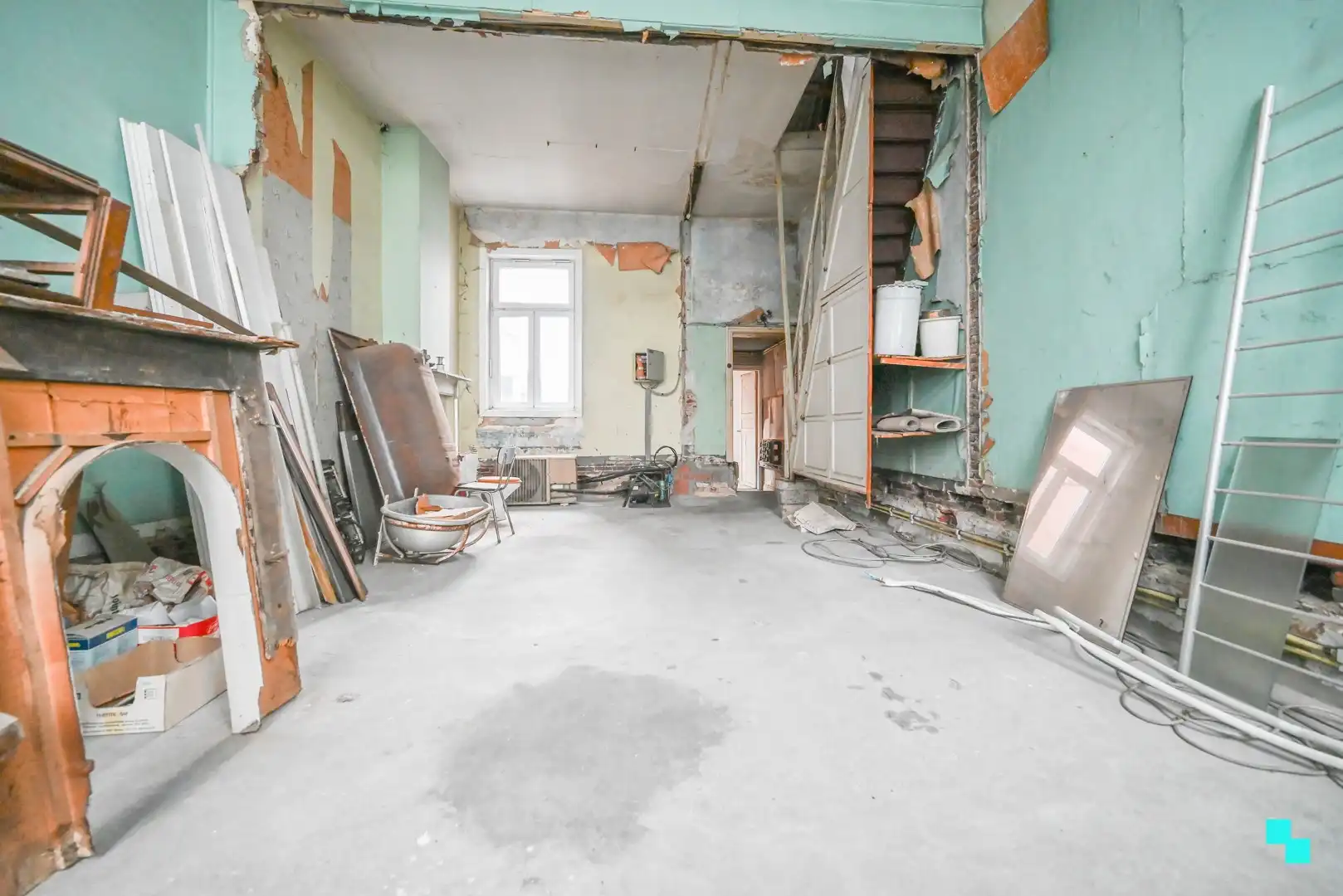 Te renoveren karaktervol handelspand in centrum Waregem foto 18