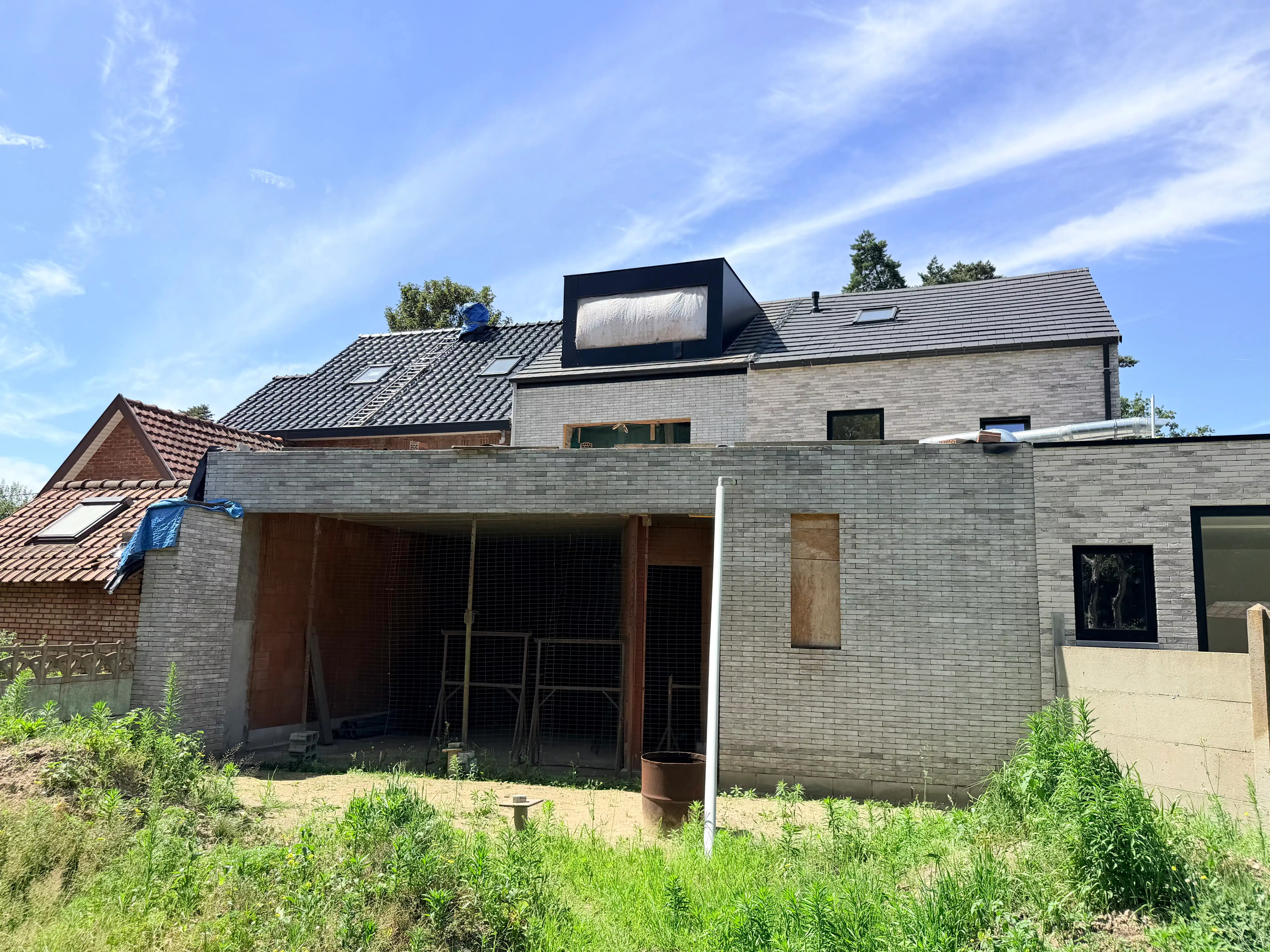 Genk - Fransebosstraat 53: Naar wens af te werken woning met veel potentieel en ruime tuin. foto 3