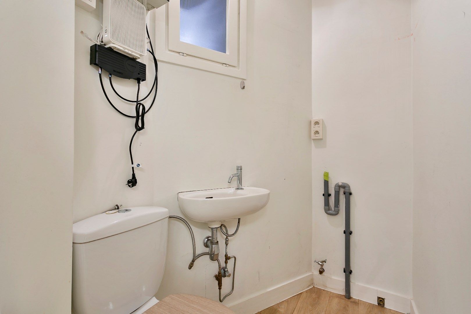 Ideale praktijk-, kantoor- of handelsruimte in het centrum van Kortrijk! foto 11