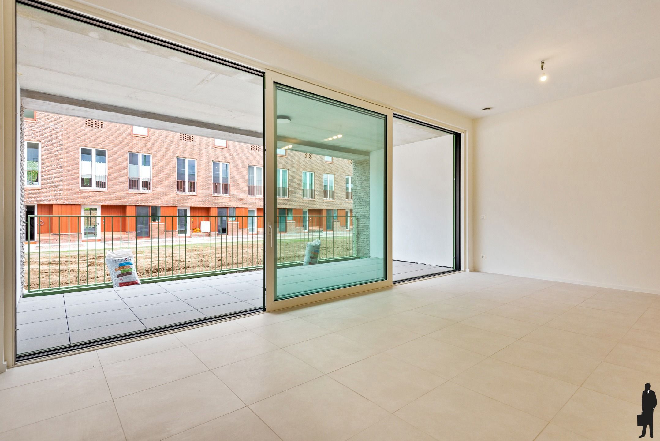 GLVL appartement met 2 slpks, ruim terras en autostaanplaats foto 10