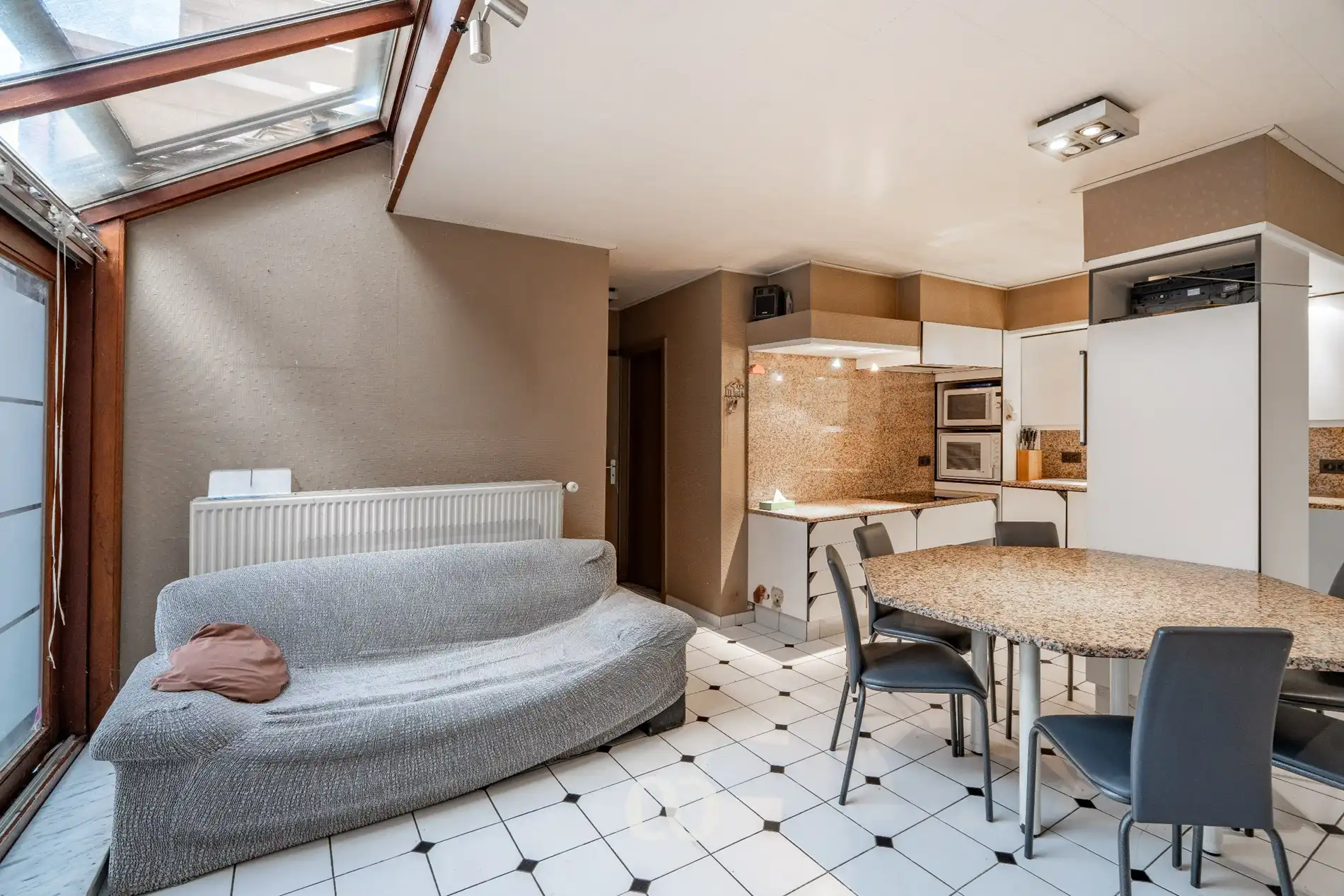 Handelspand met woonst en mogelijkheden in centrum Gavere foto 12