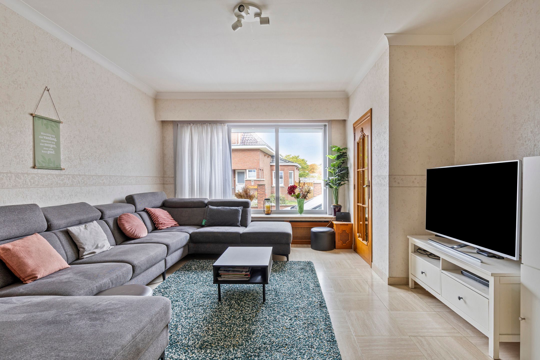 Instapklare rijwoning op uitstekende locatie foto 2