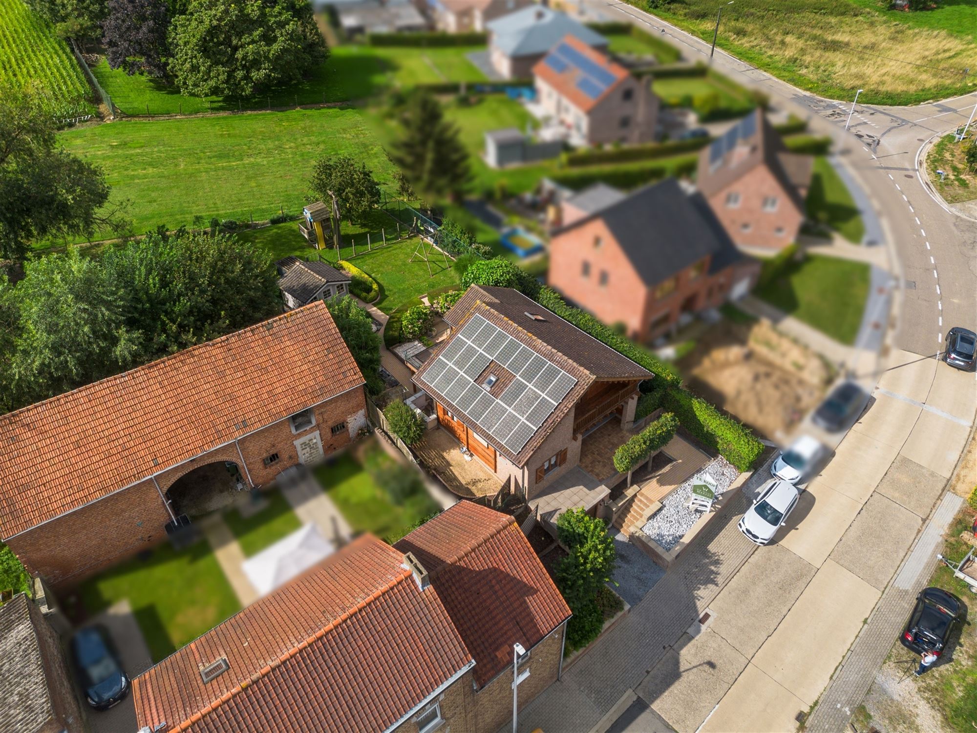 CHARMANTE GEZINSWONING MET INPANDIGE GARAGE IN HET LANDELIJKE HEERS foto 4