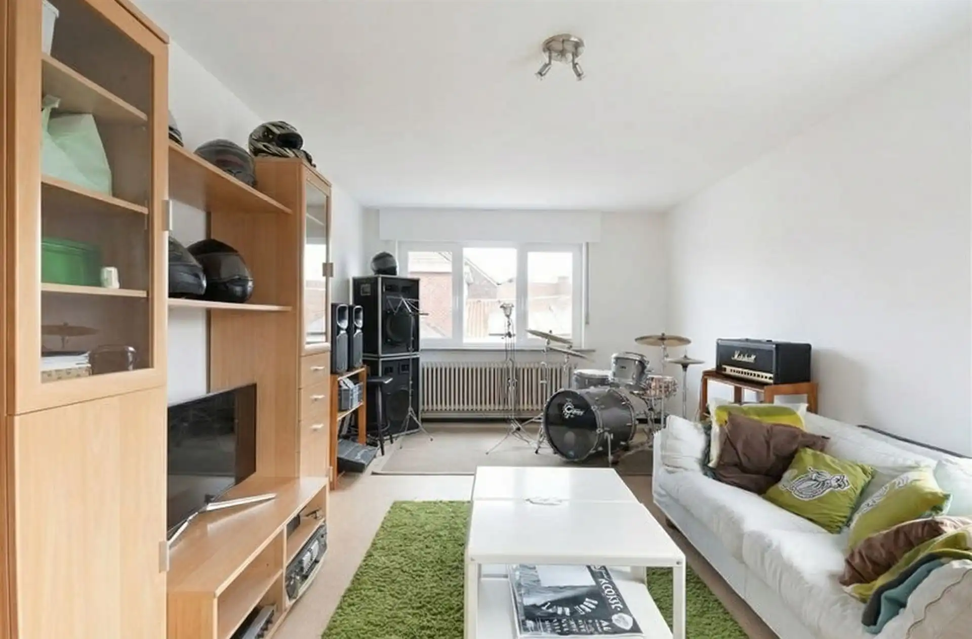 Ruime geziswoning met dubbele garage foto 11