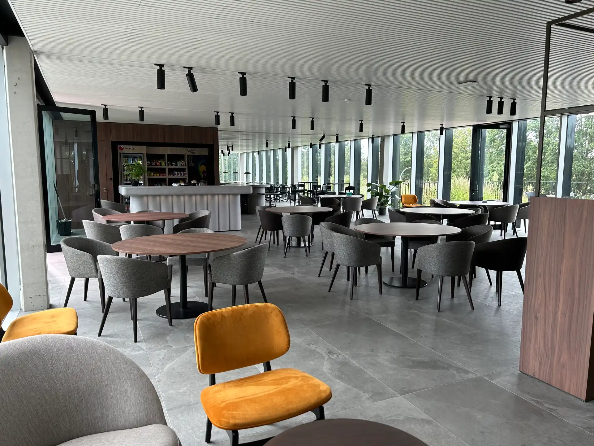 SQUARE ONE - HEDENDAAGS KANTOOR TE HUUR VAN 457 M² TE GEEL foto 11