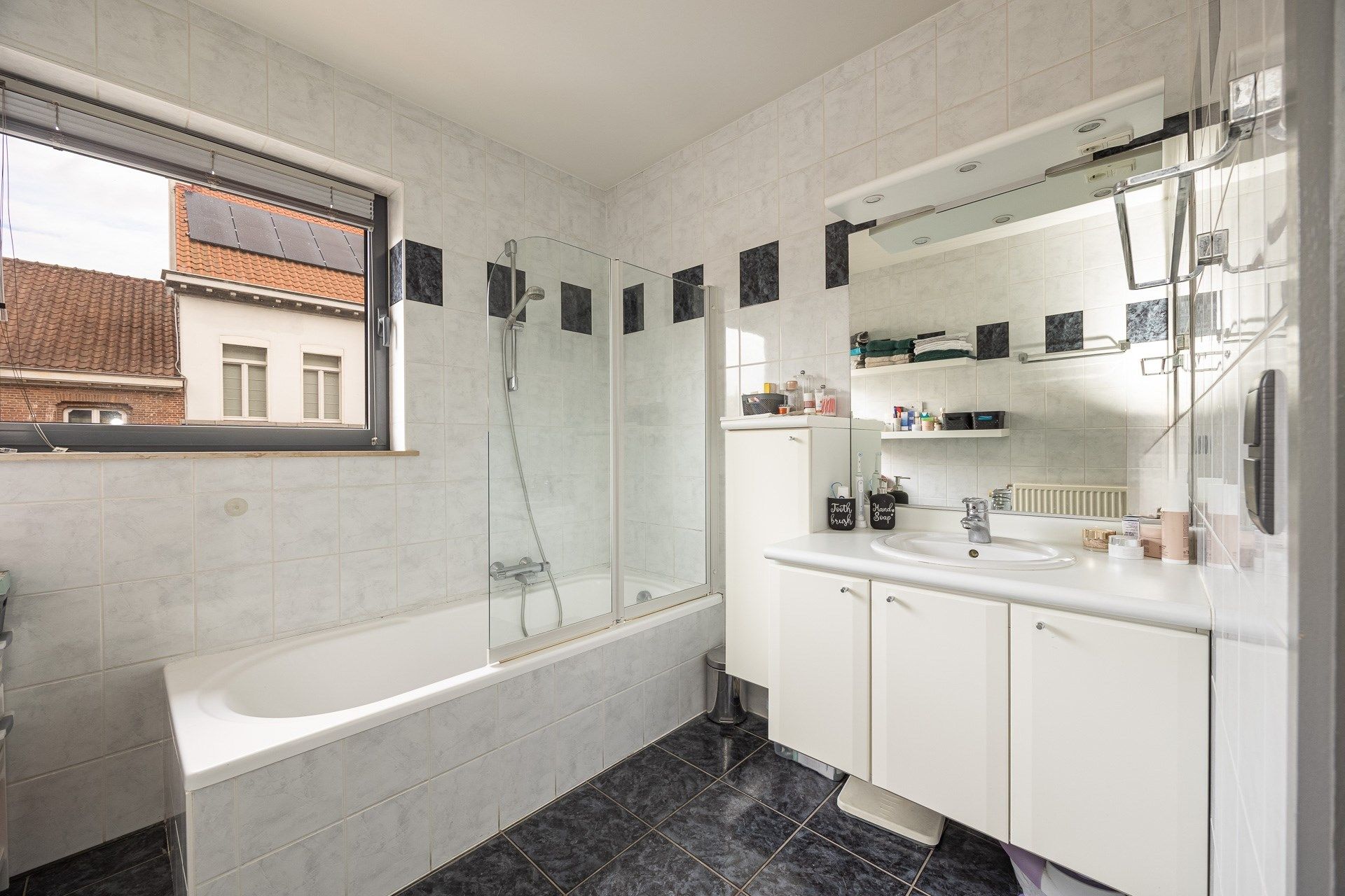 Ruim 2 slpkr appartement in het centrum van Sint-Pauwels (106m²) foto 8