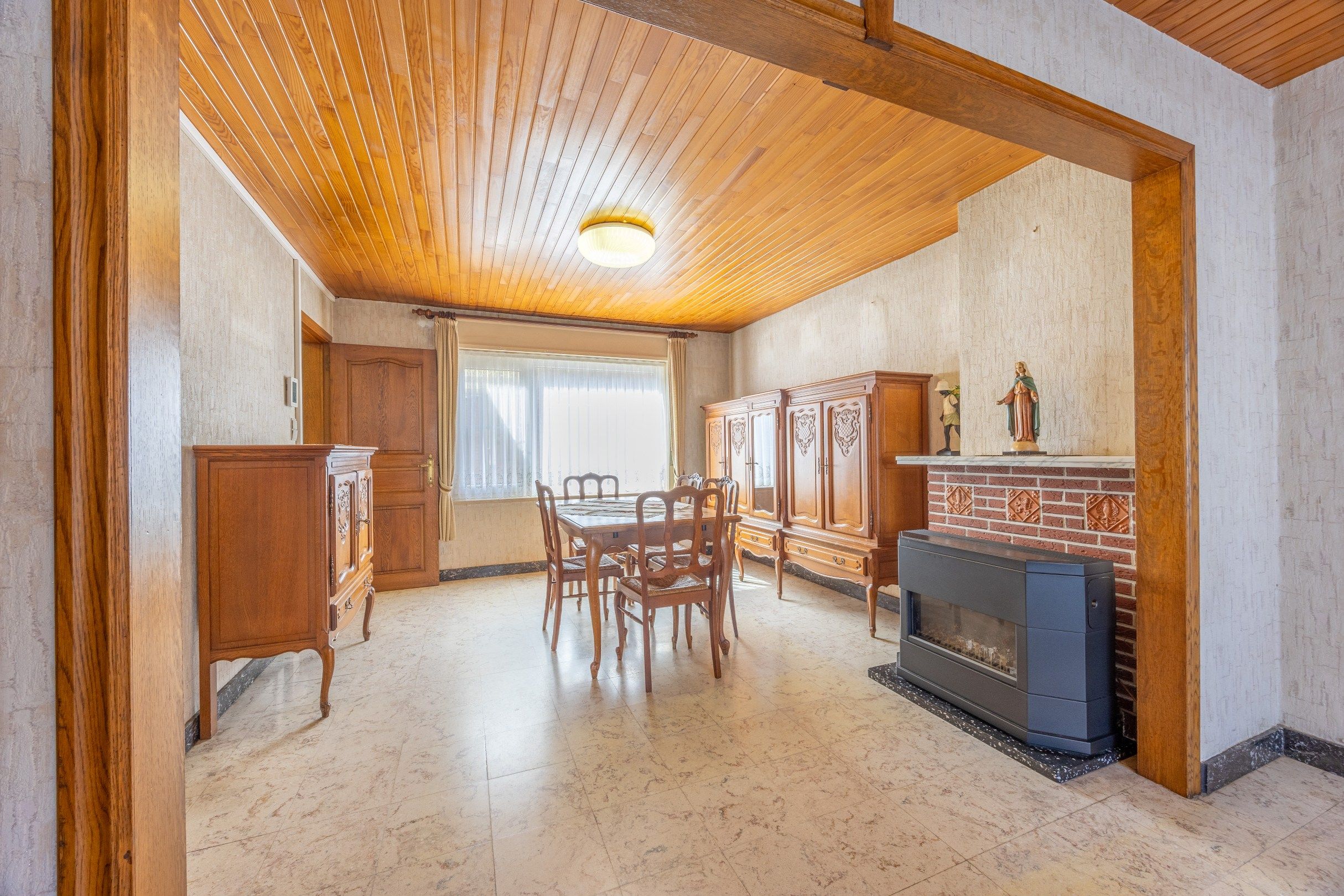 Ruime woning met garage en uitweg foto 4