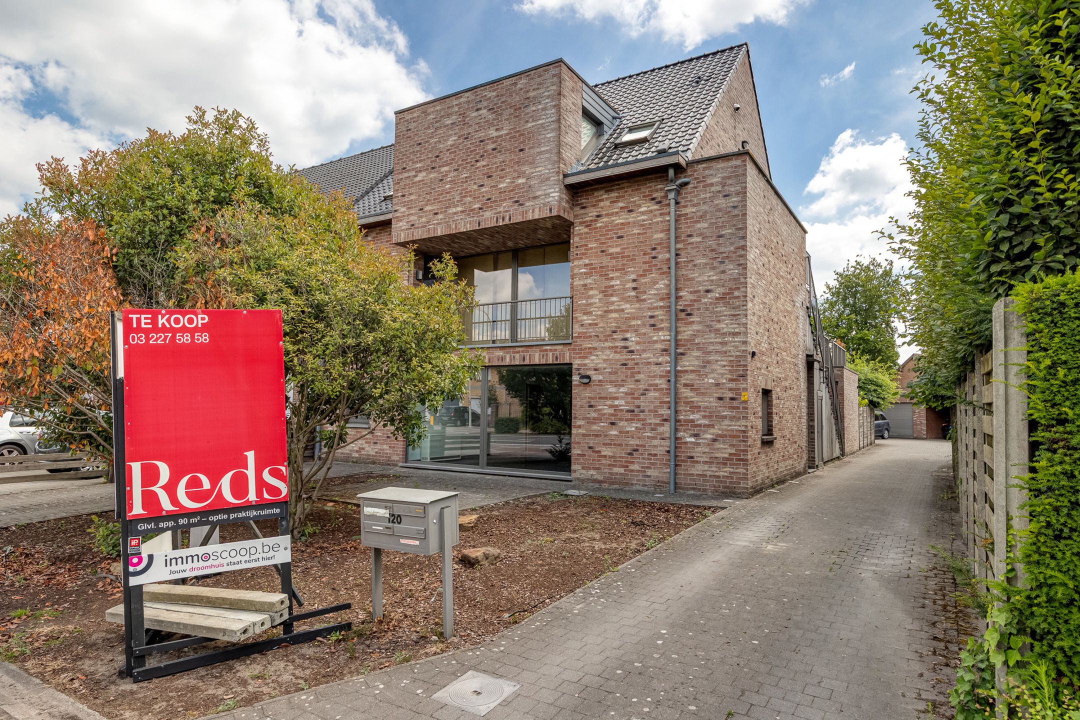 Instapklaar gelijkvloers appartement te St-Antonius foto {{pictureIndex}}